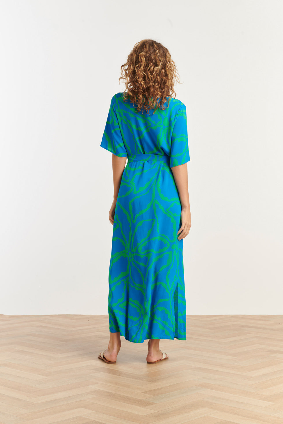 25068 Maxi Jurk Met Grafische Bloemenprintfelgras | Cobalt-Green