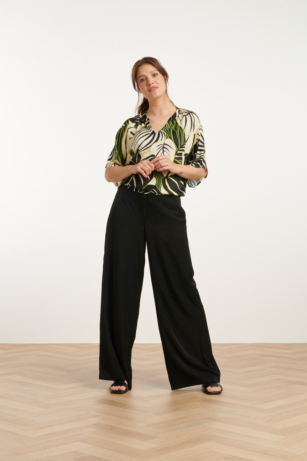 25071 Leaf Print Chiffon Top Met V-Halsflared Mouwen | Green-Multicolour