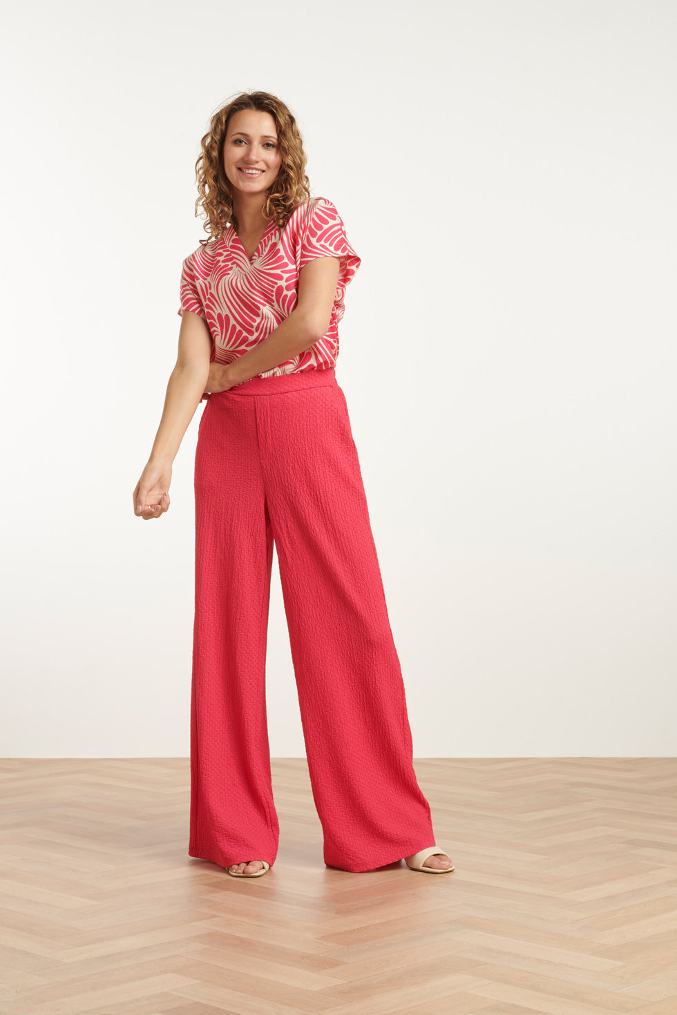 25073 Top Met Grafisch Print | Pink-White