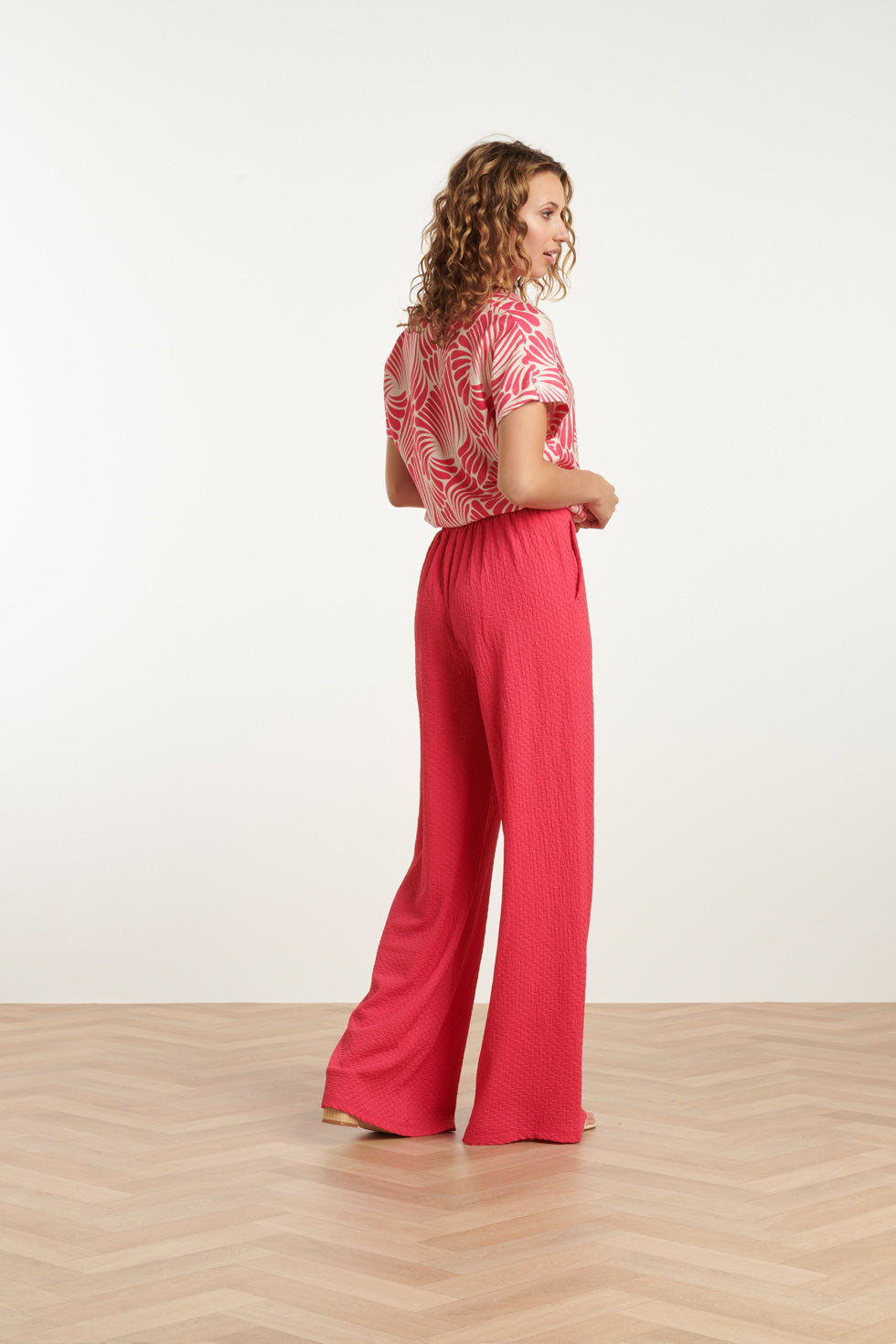 25073 Top Met Grafisch Print | Pink-White