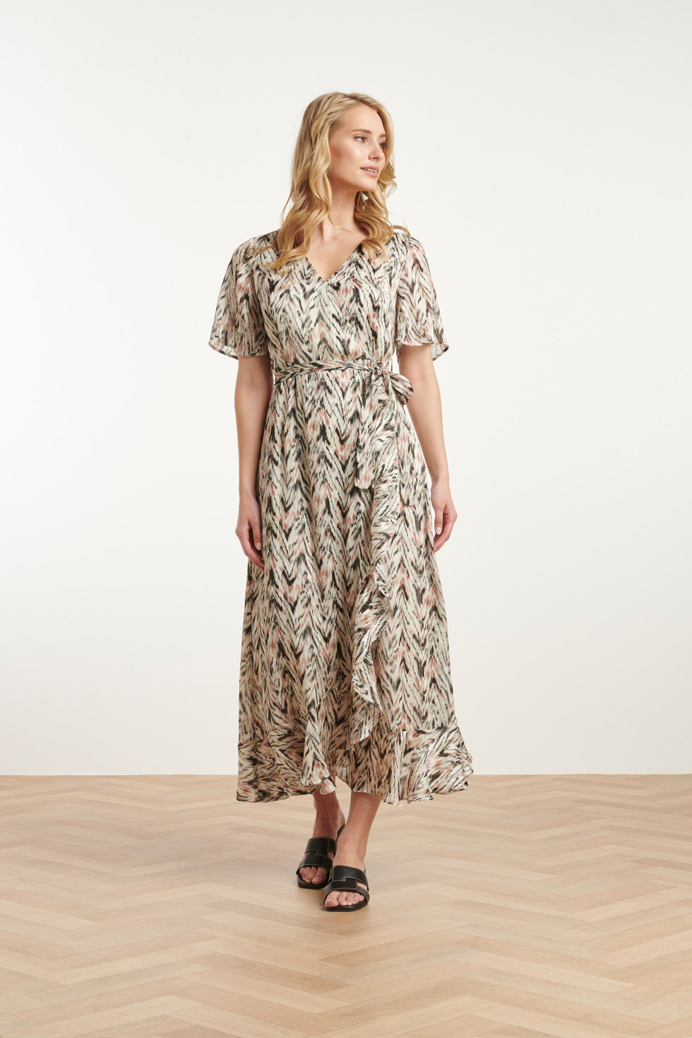 25078 Chiffon Overlap Maxi Jurk Met , Graphic Print | Off White - Muticolour