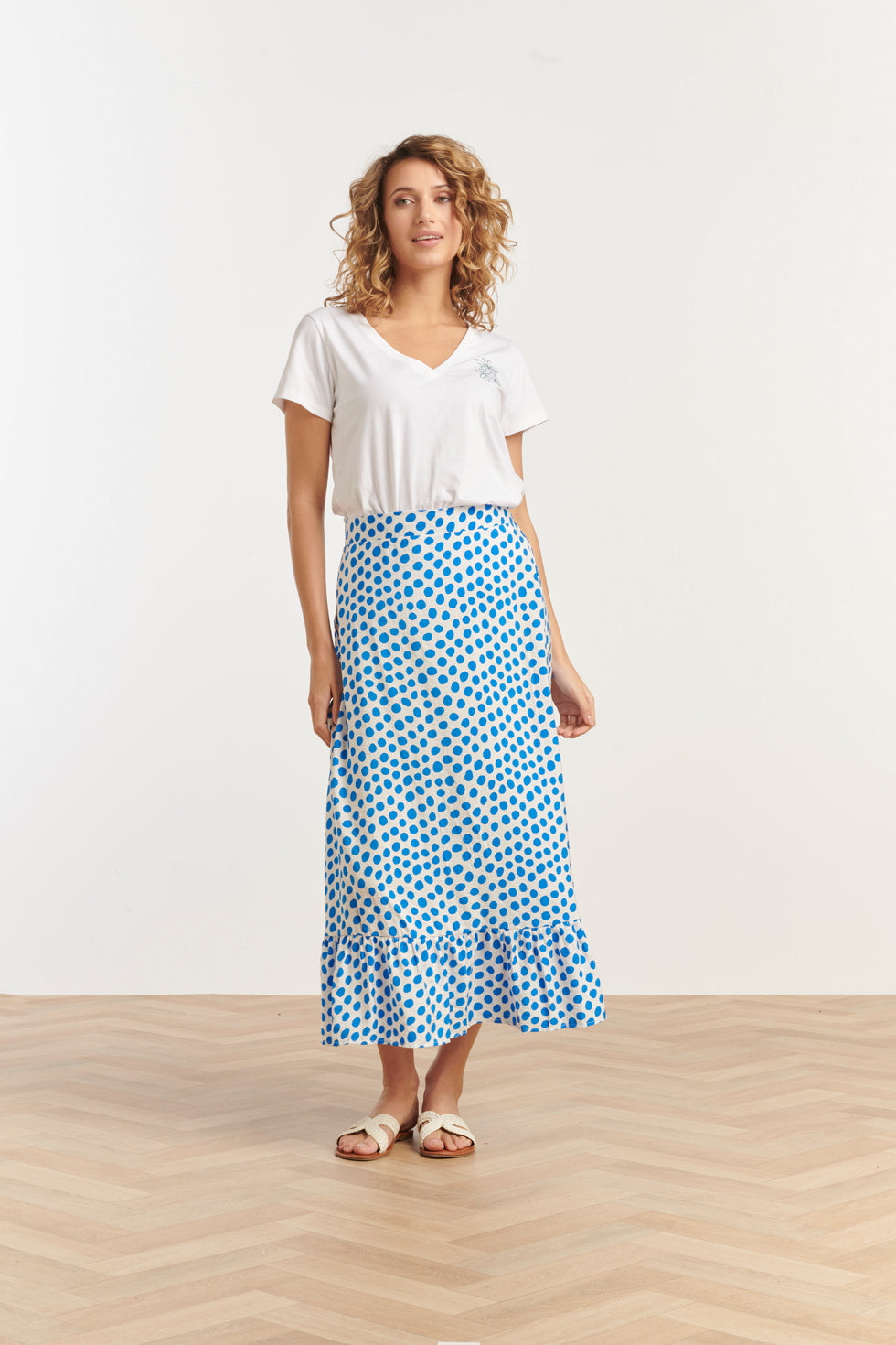 25085 Zomer Maxi Rok Met Polkadots | White-Cobalt Blue