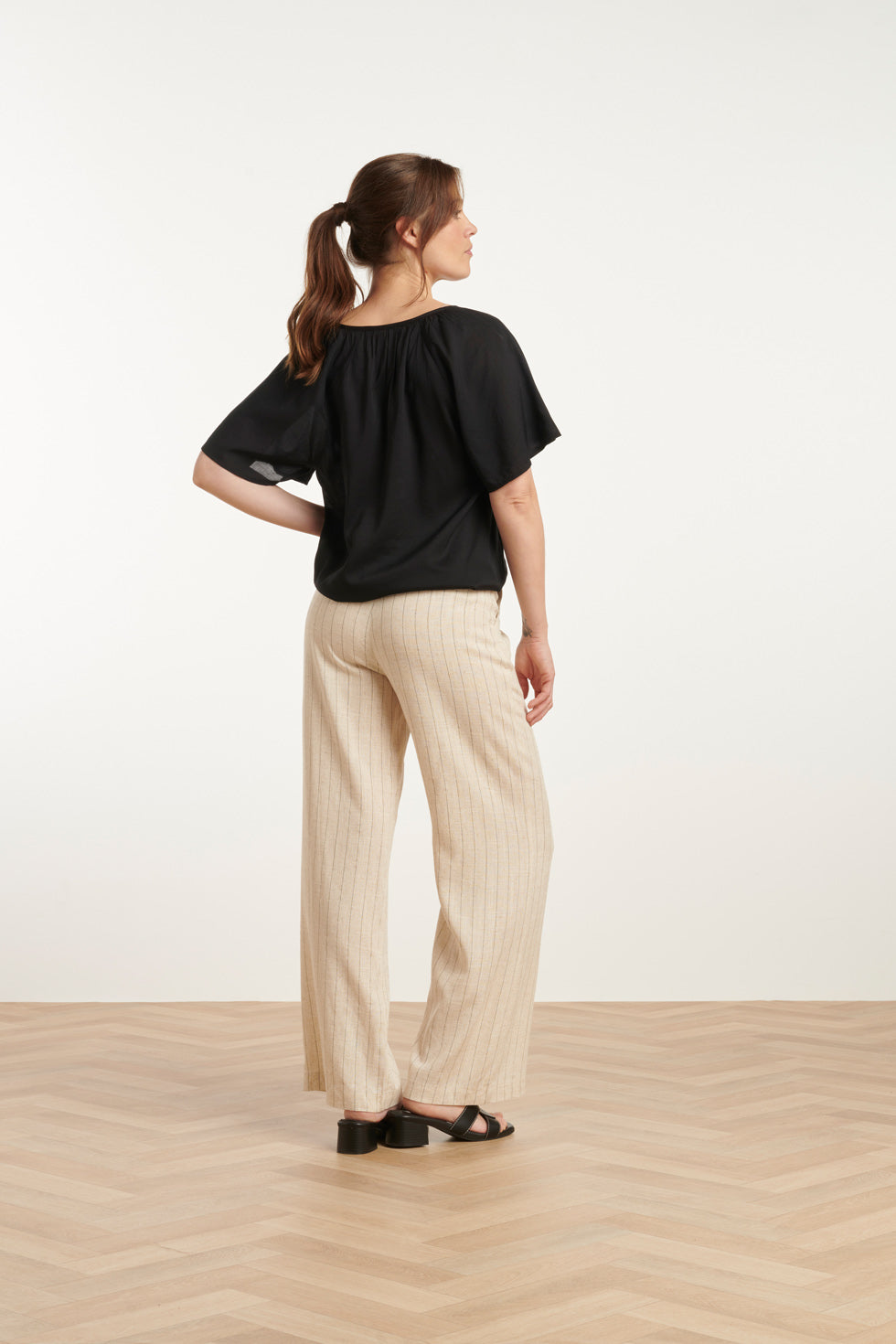 25127 Pinstriped Linnen Trousers | Sand-Black
