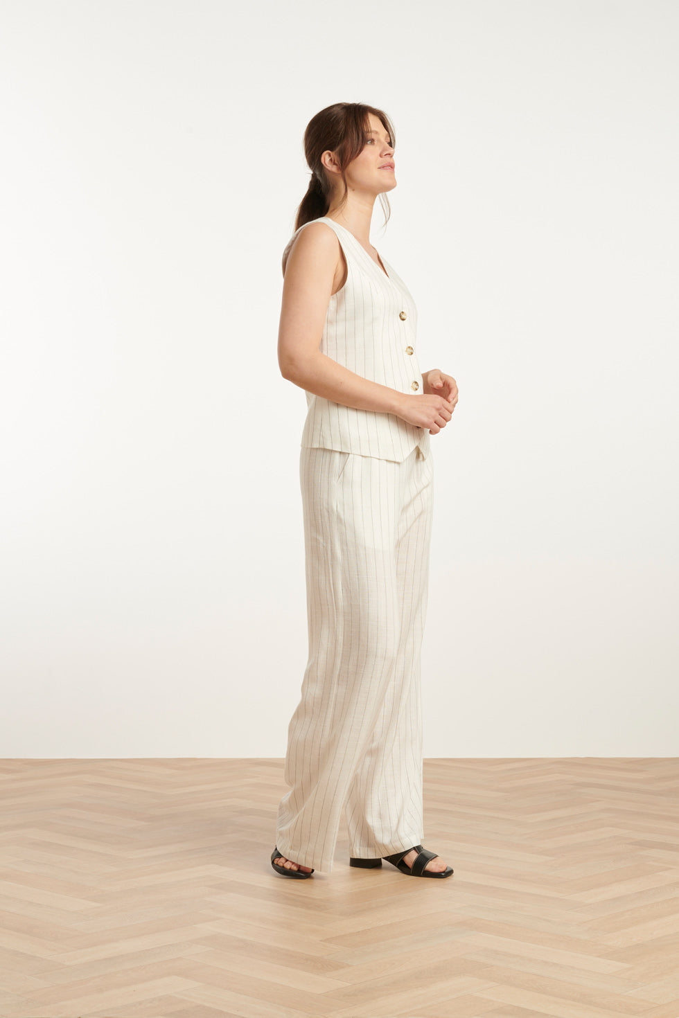 25131 Te Pinstripe Linnen Broek | White-Black