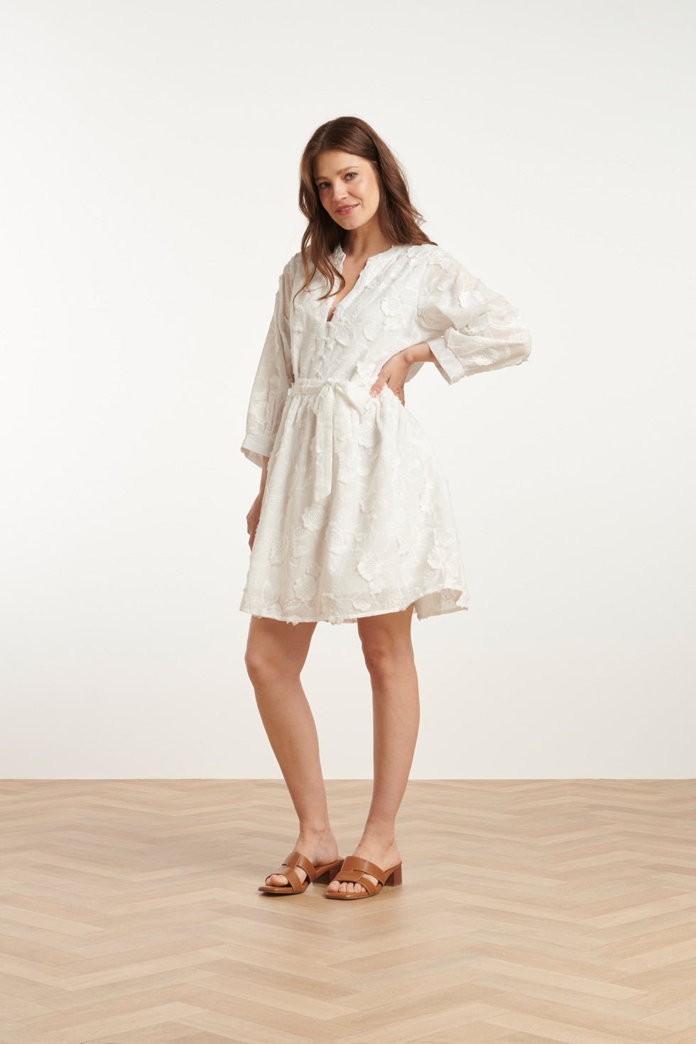 25137 Te 3D Bloemenjurk | White