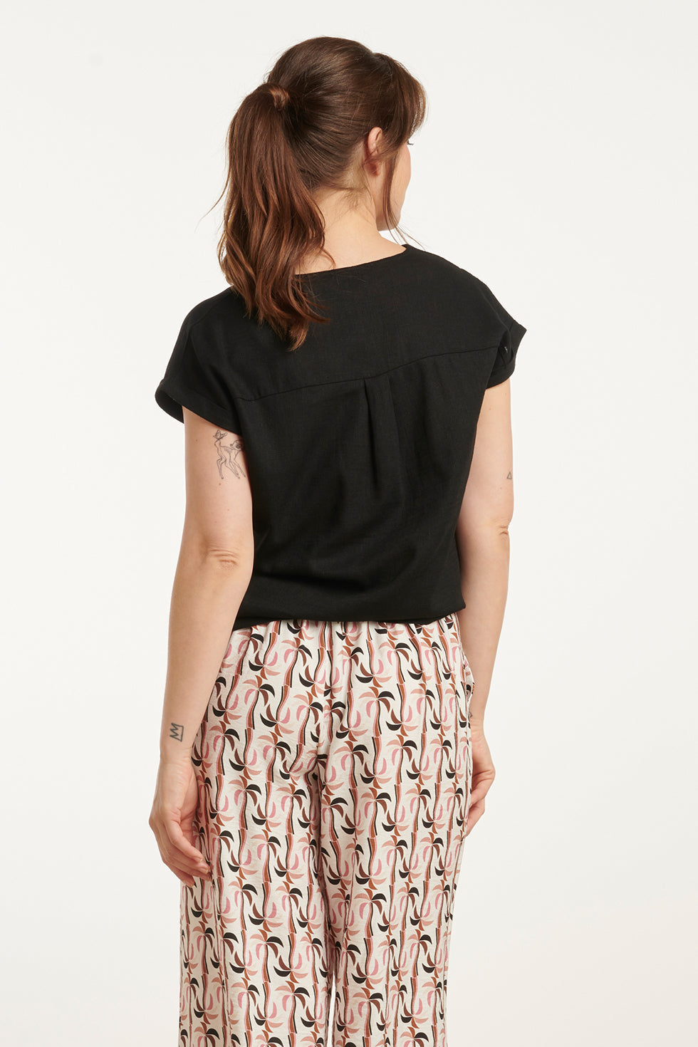 25148 E Linnen Top Met V-Hals | Black