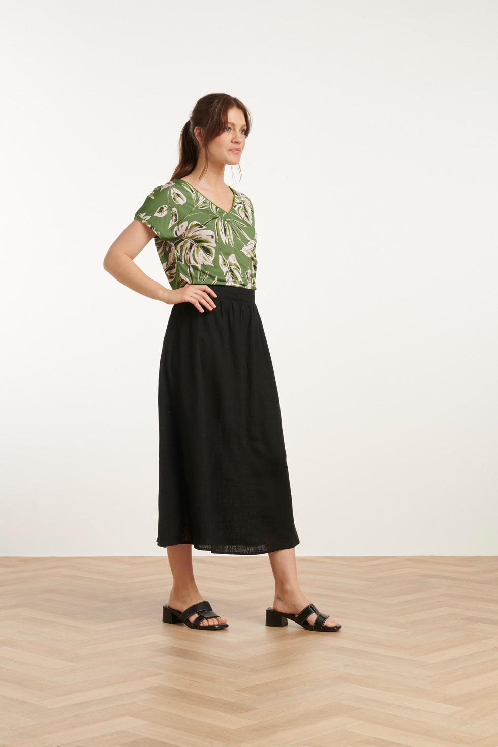 25149 E Linnen Midi Rok | Black