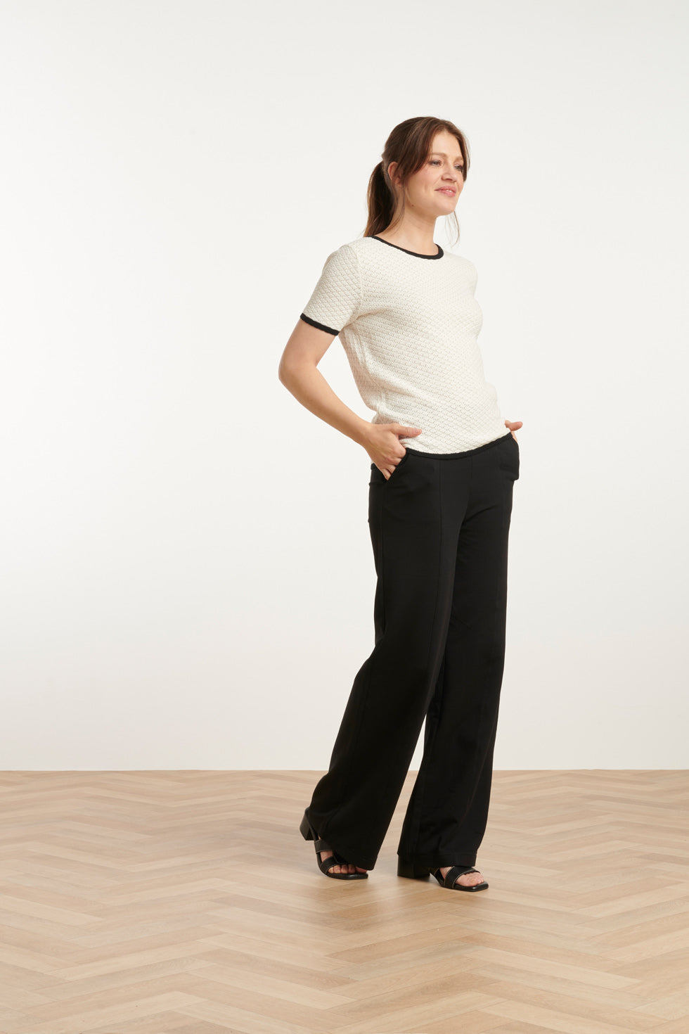 25208 E Zachte Pants Met Wijde Pasvorm | Black