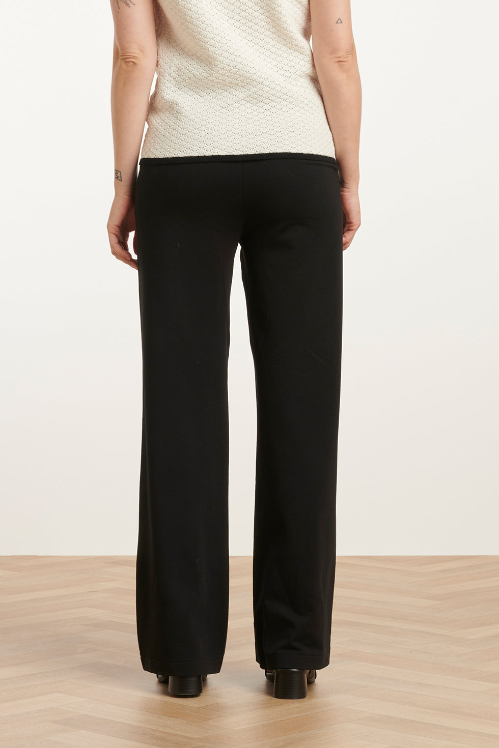 25208 E Zachte Pants Met Wijde Pasvorm | Black