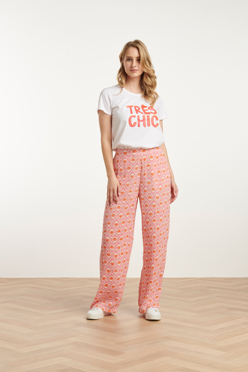 25231 Te Katoenen T-Shirt Met Tres Chic Opdrukperzik | White - Muticolour