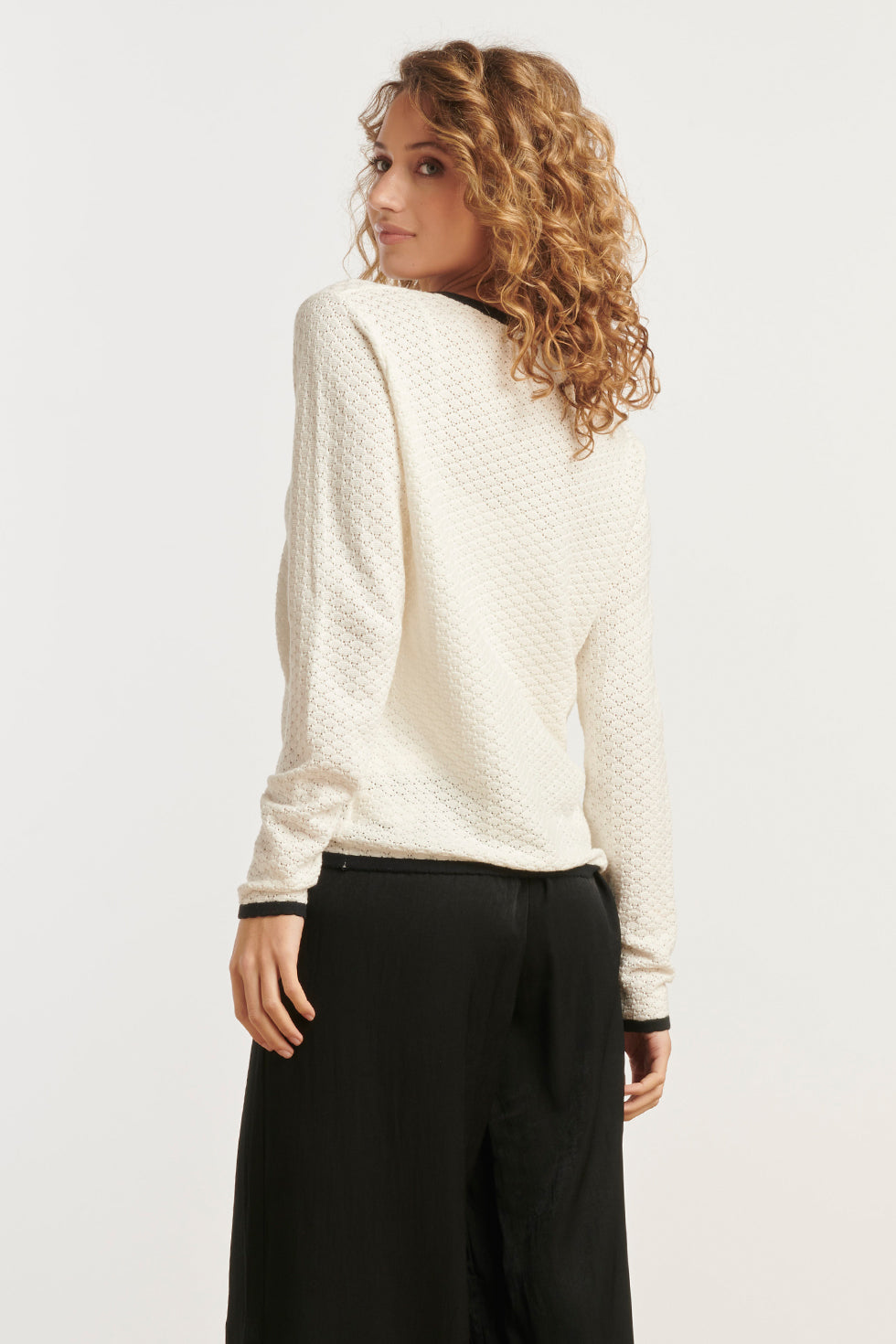 25265 Off White Knitted Cardigan Met E Contrast Details | Offwhite-Black
