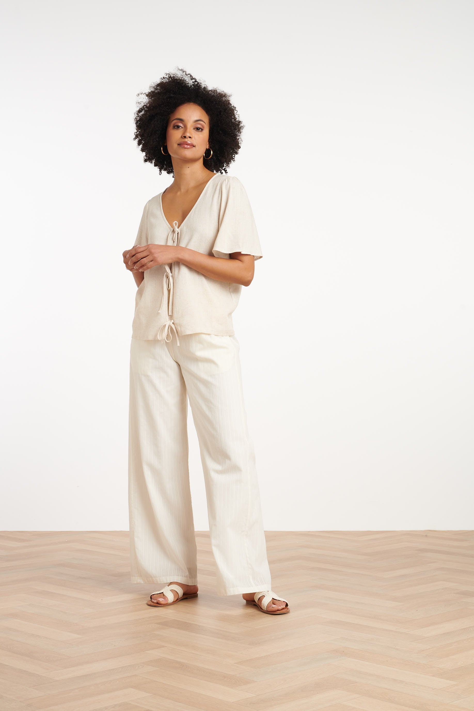 25311, Tops | Sand