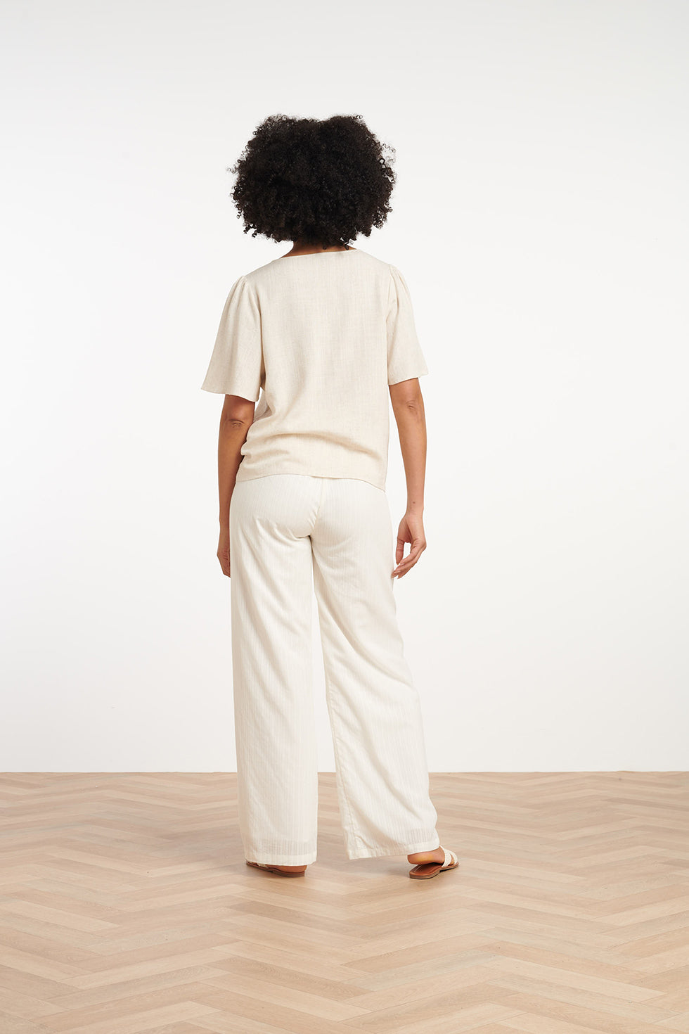 25311, Tops | Sand