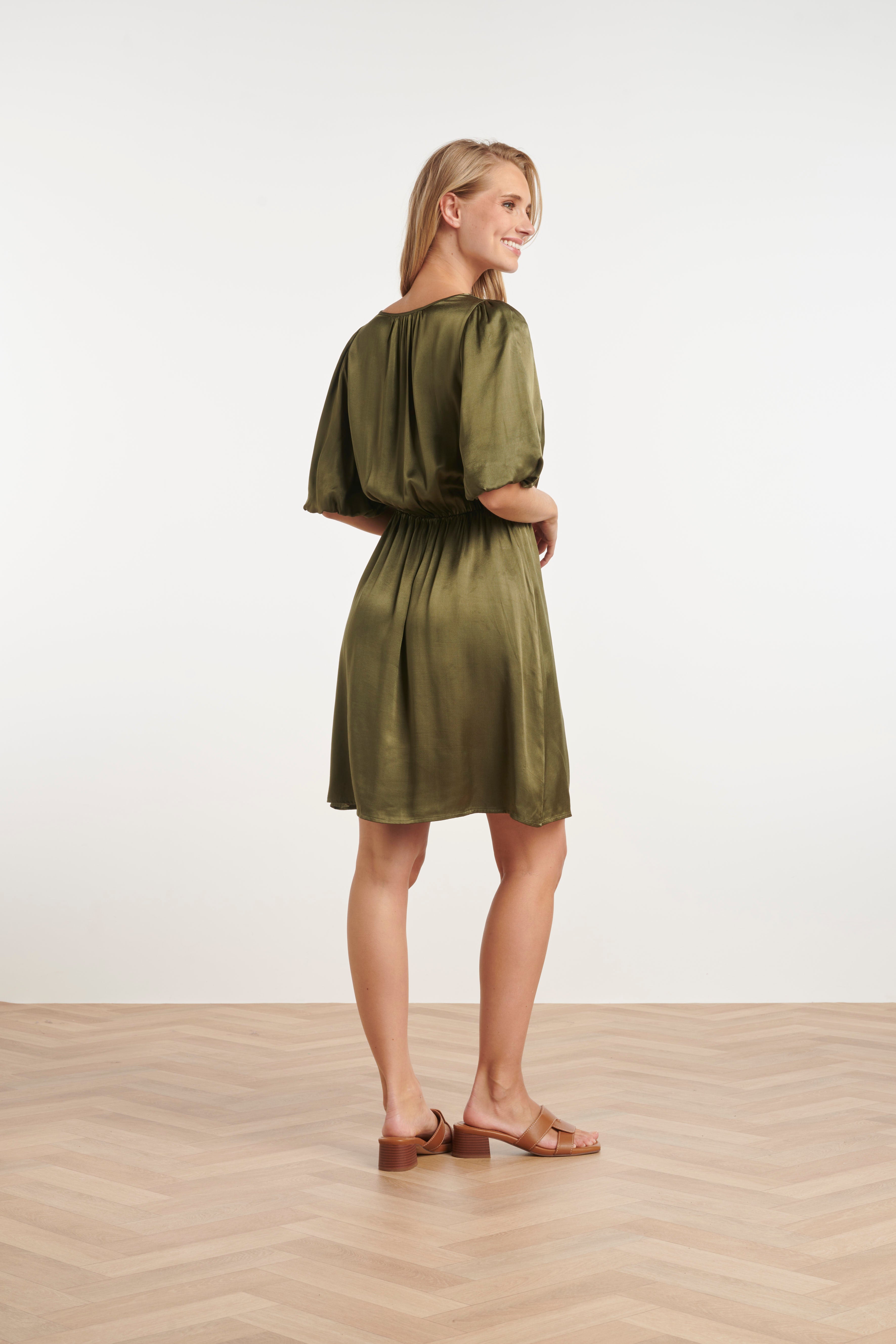 25322, Jurken | Army