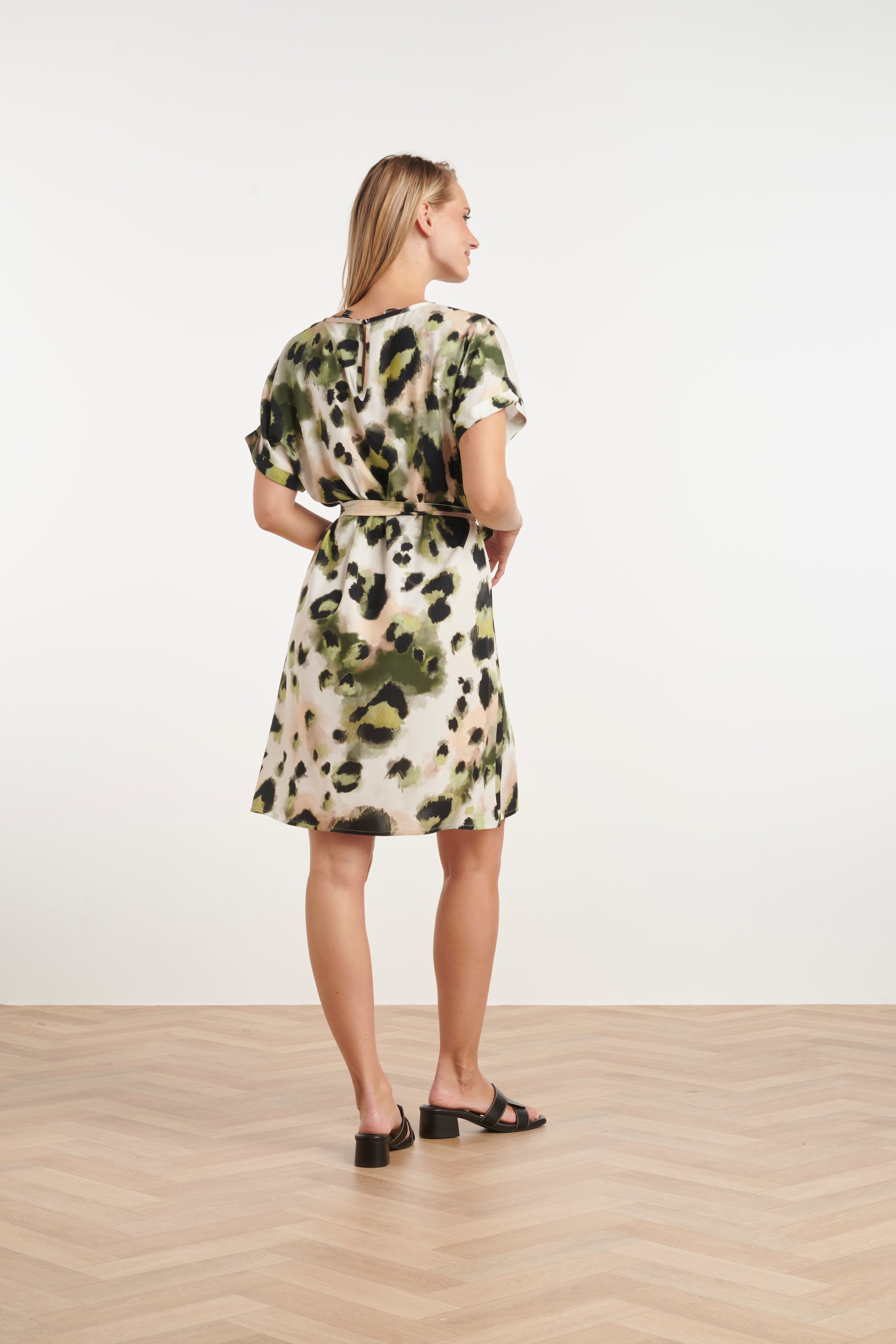 25424, Jurken | Off-White-Multicolour