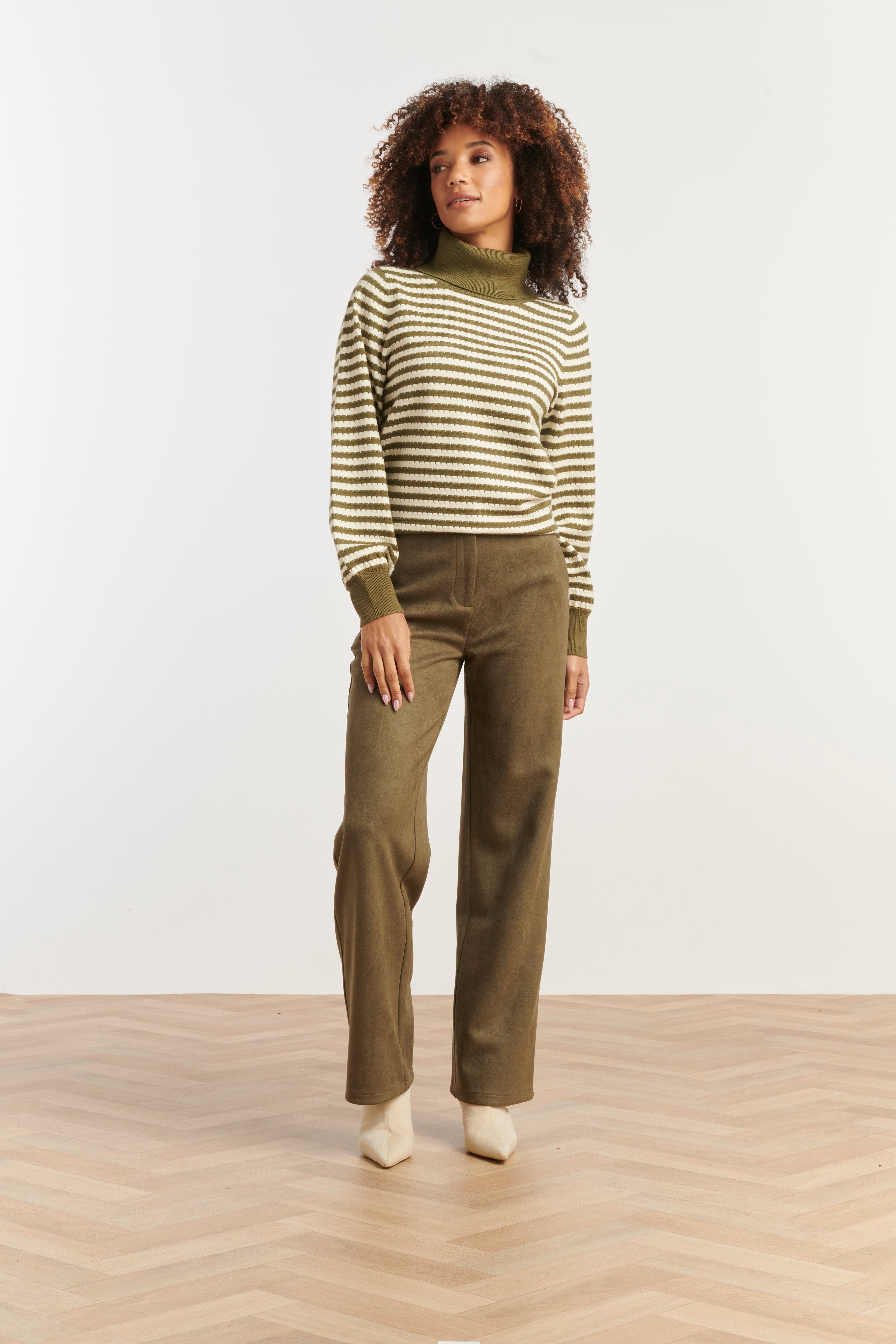 25526 Smashed Lemon Gebreide Damestop met Hoge Col Pofmouwen | Army - Off White