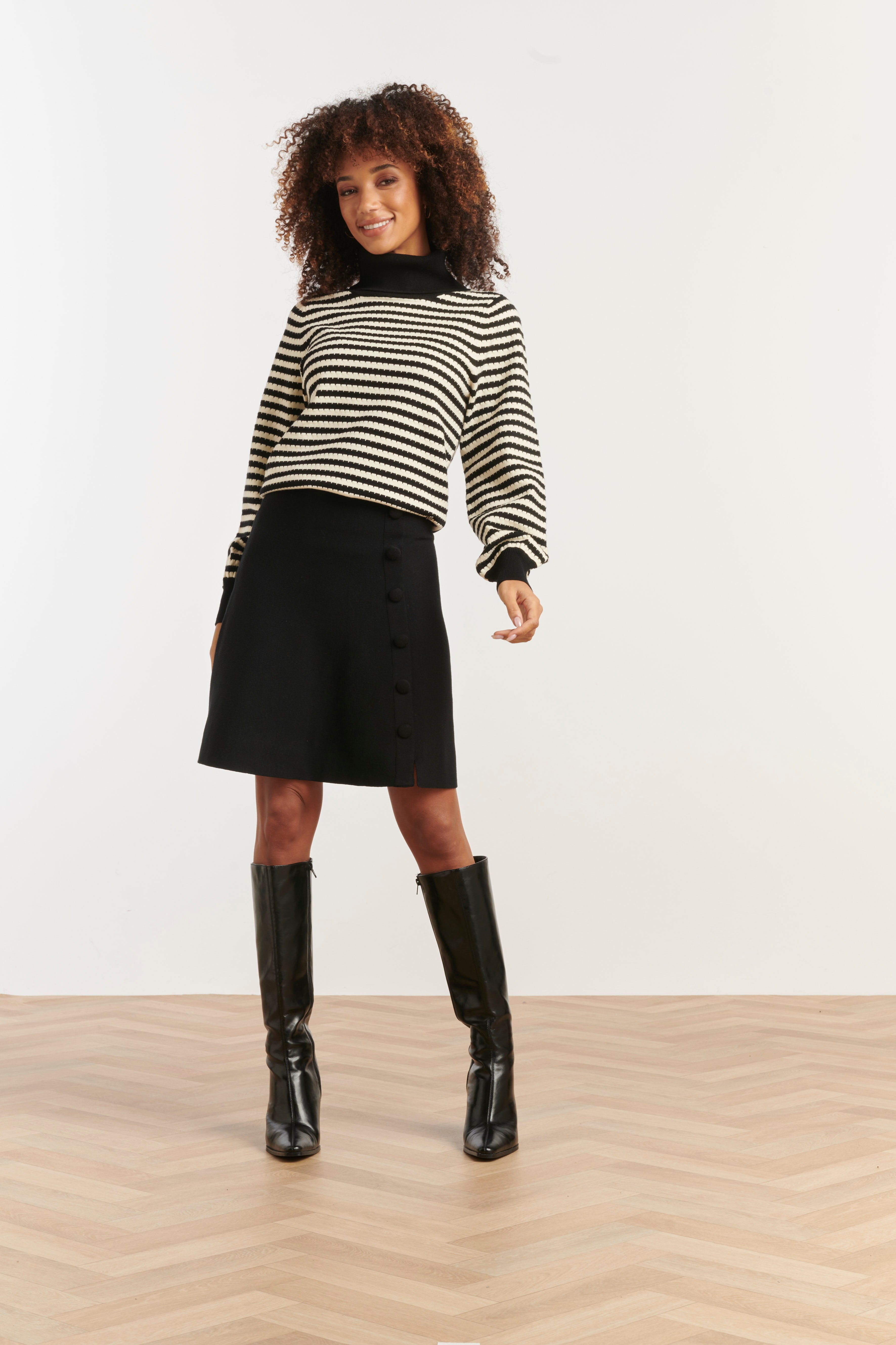 25526 Smashed Lemon Gebreide Damestop met Hoge Col Pofmouwen | Black - Off White
