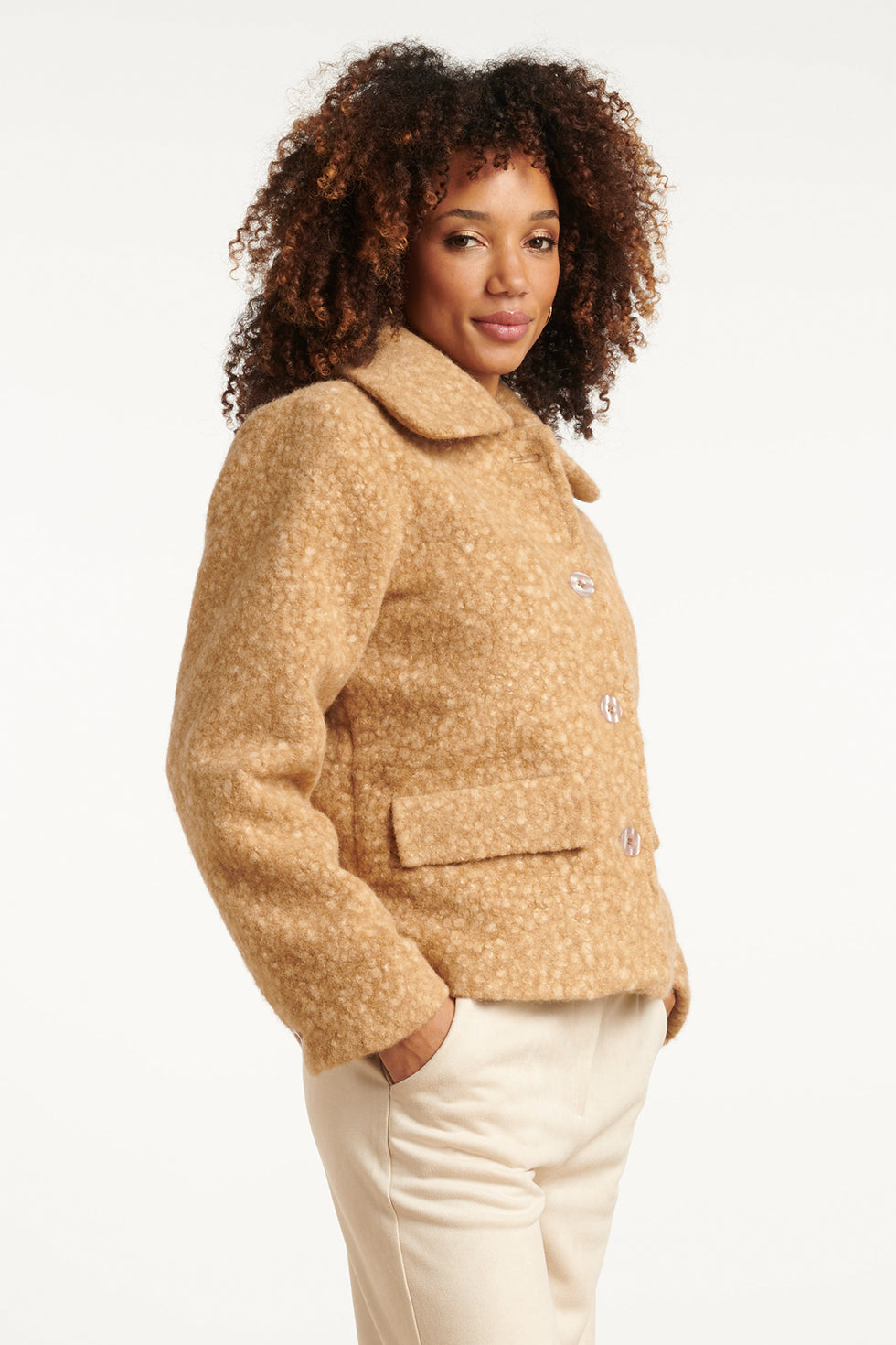 25552 Smashed Lemon Bouclé Jas met Kraag | Camel