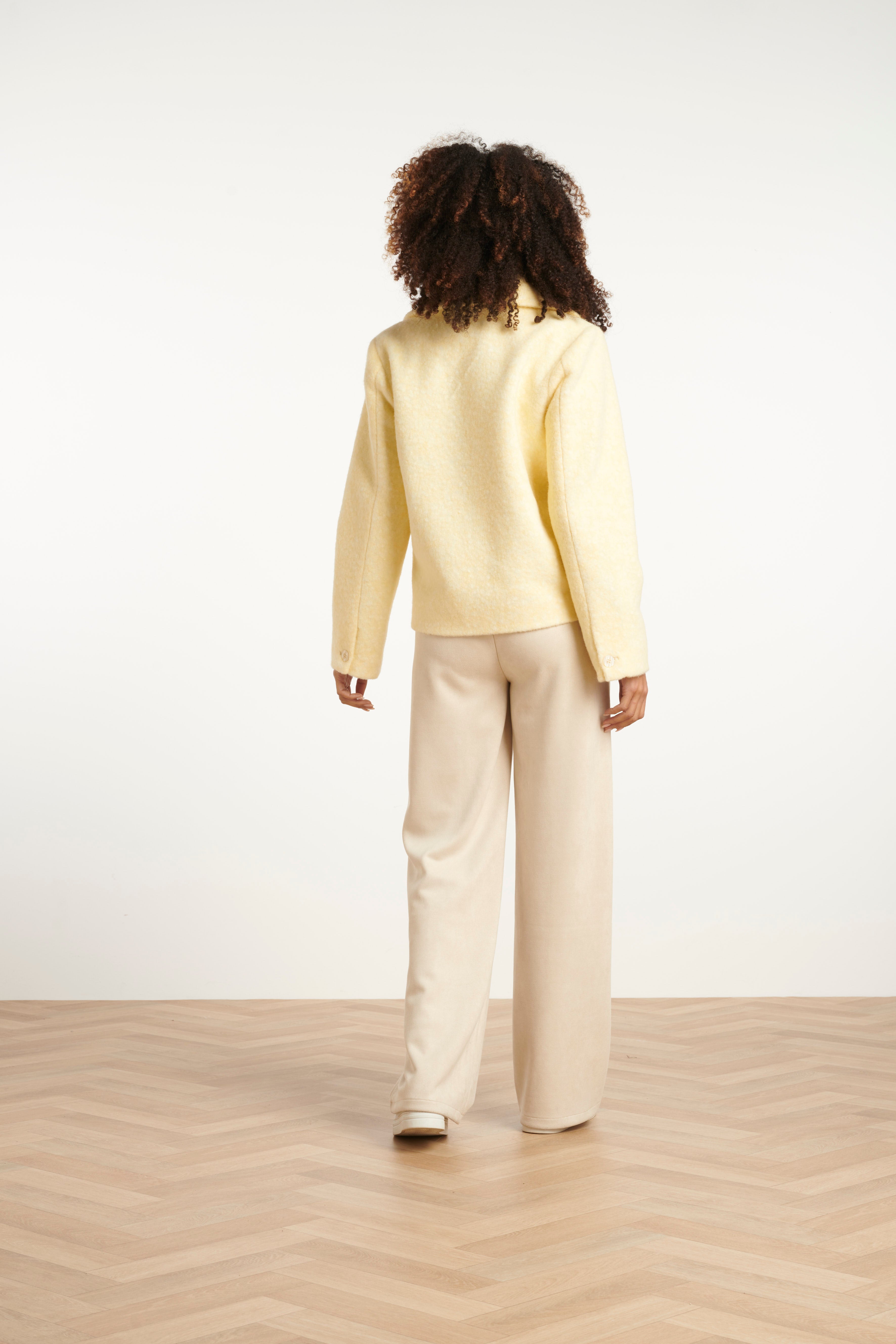 25552 Smashed Lemon Bouclé Jas met Kraag | Light Yellow