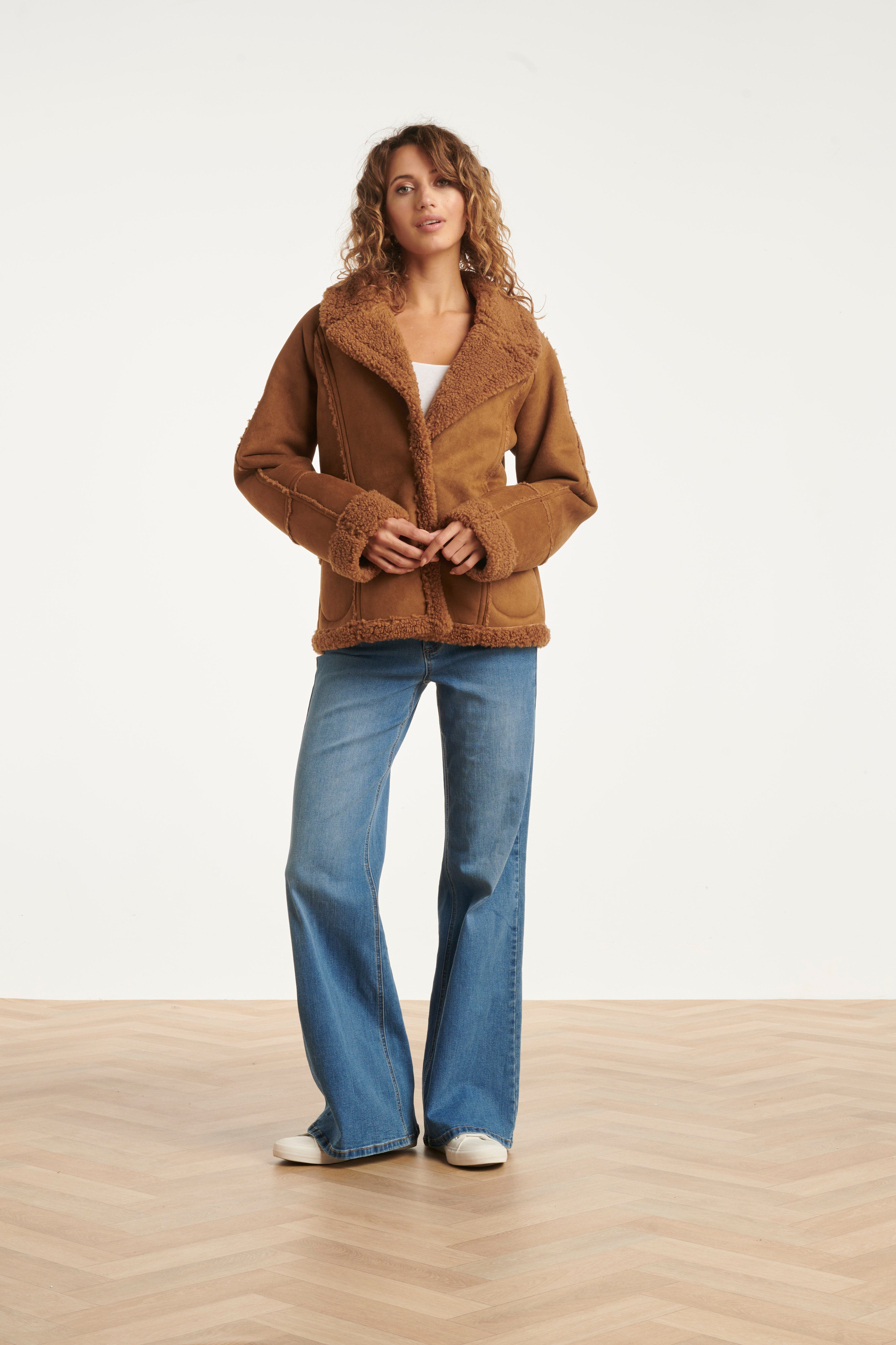 25553 Smashed Lemon Korte Lammy Jas met Reverskraag | Cognac