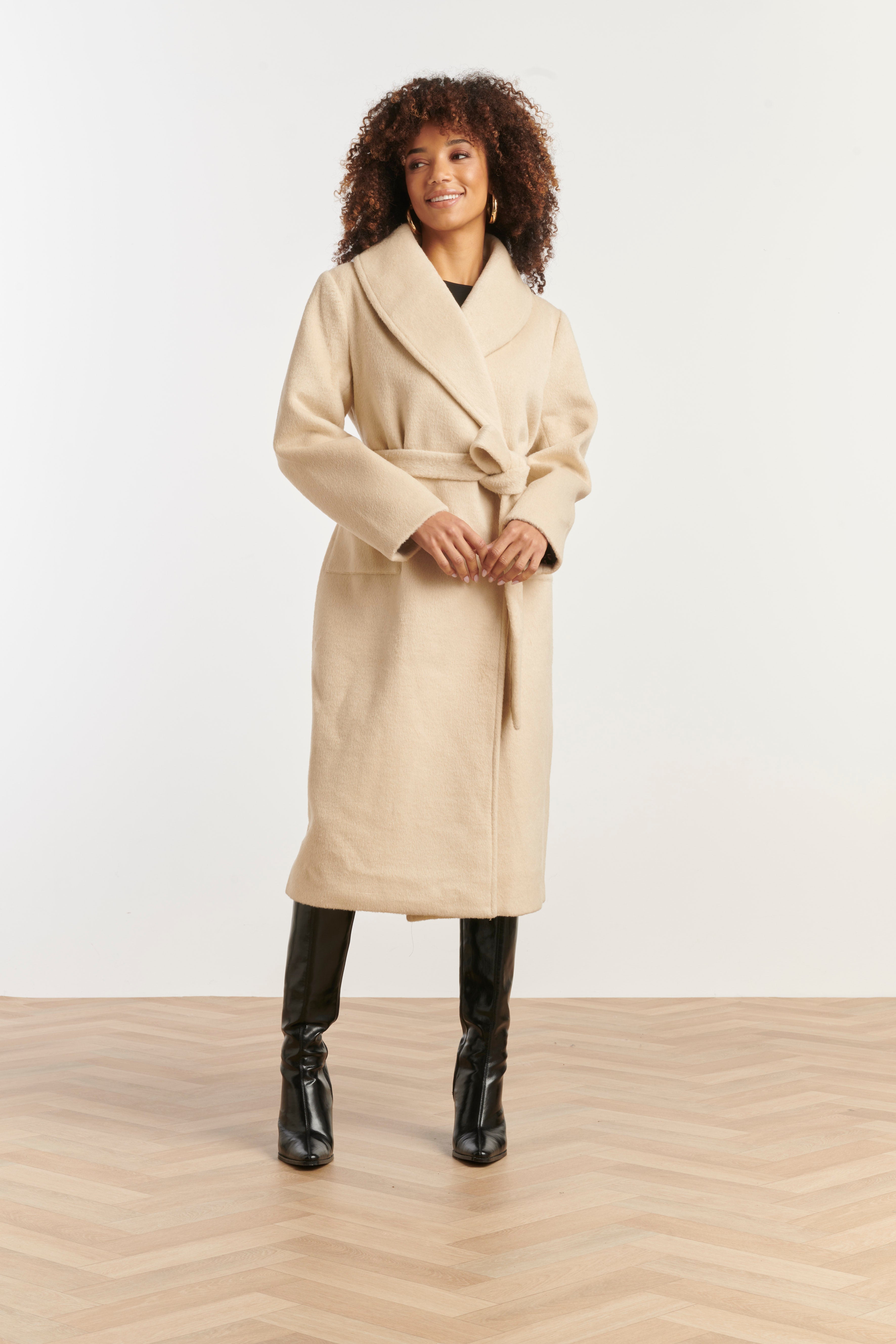 25555 Smashed Lemon Lange Uni Jas met Ceintuur | Sand