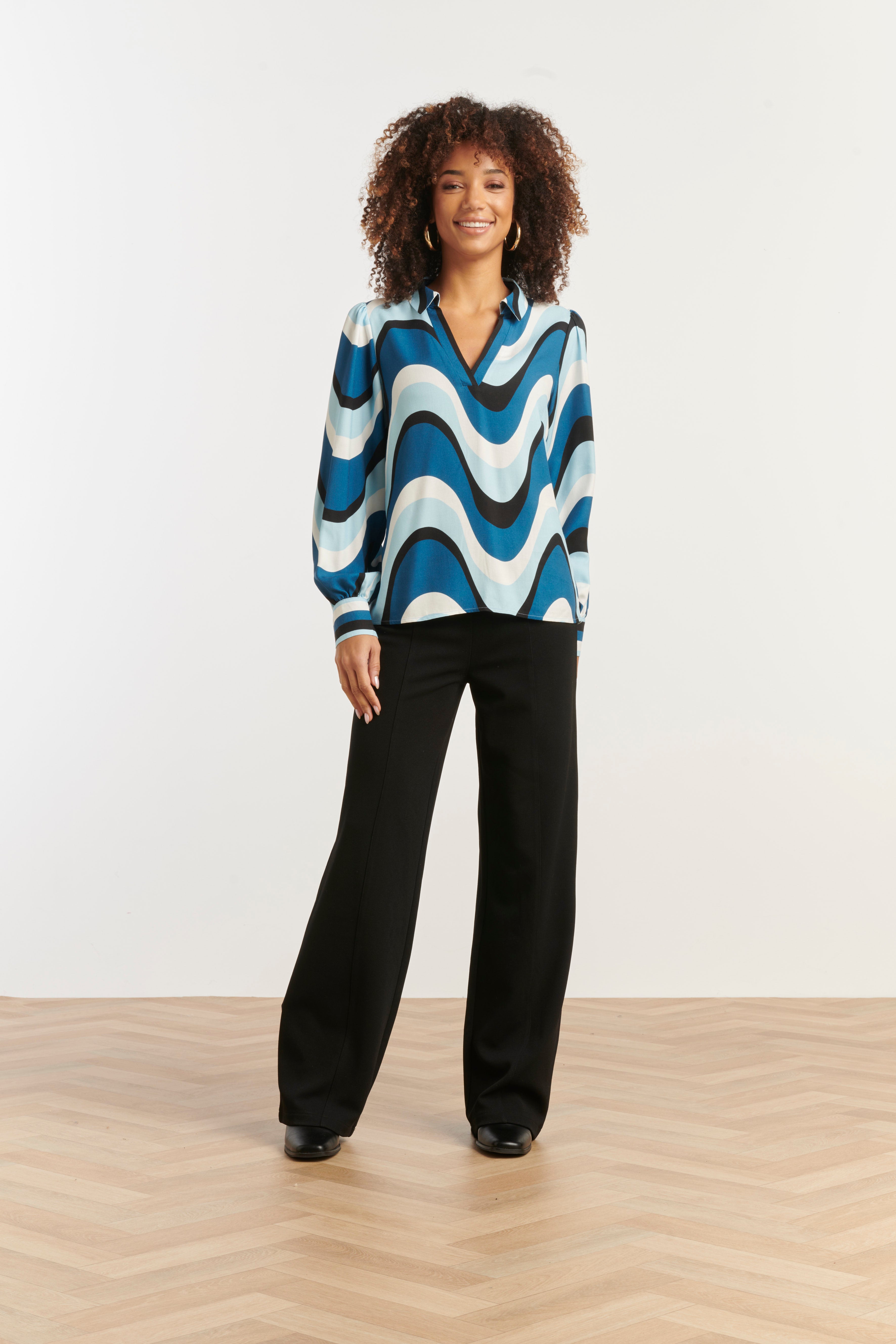 25575 GolvEnde PrInt Top in  Zwart en Blauw | Light Blue - Muticolour