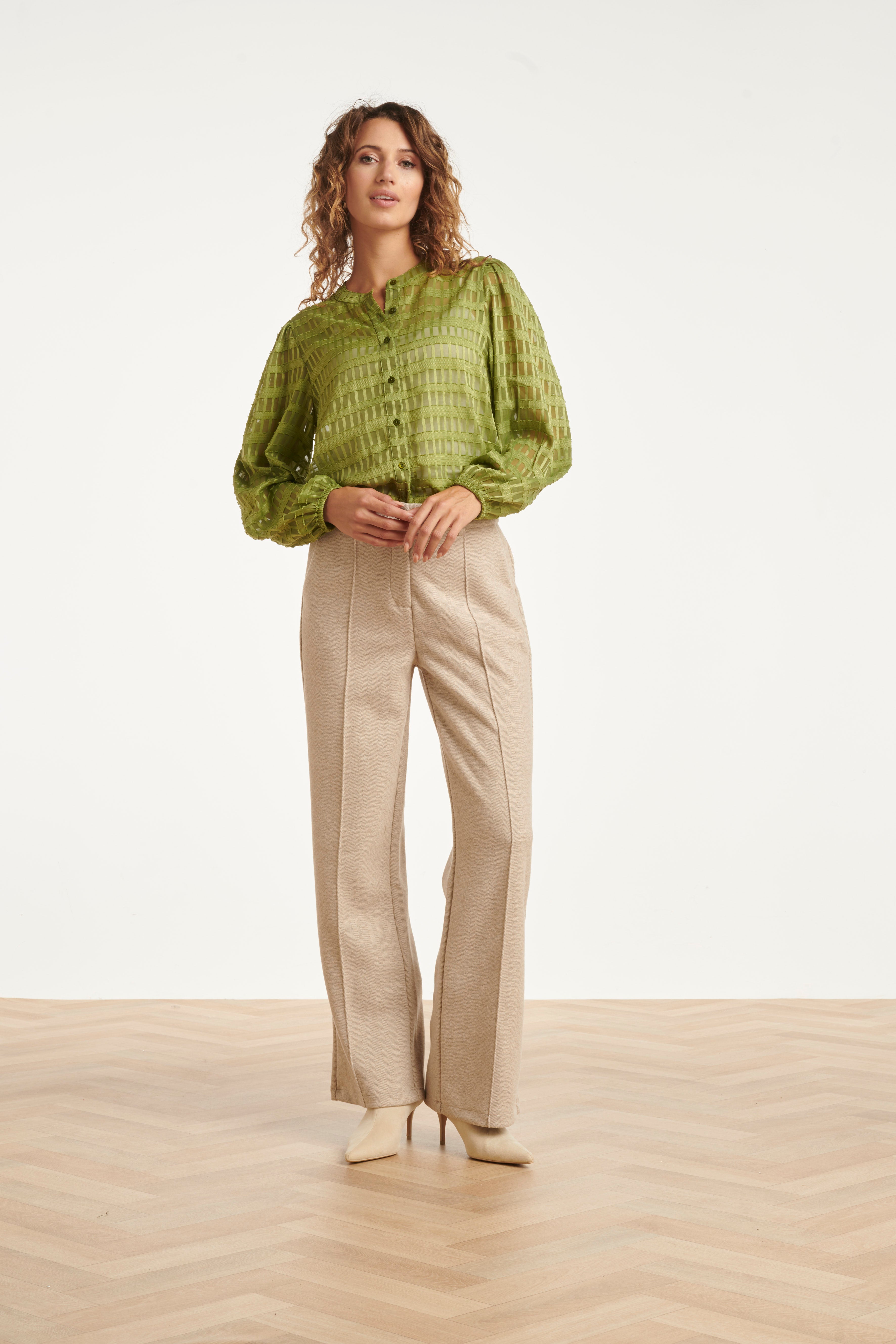 25614 Smashed Lemon Dameslange Broek met Losvallende Fit | Sand