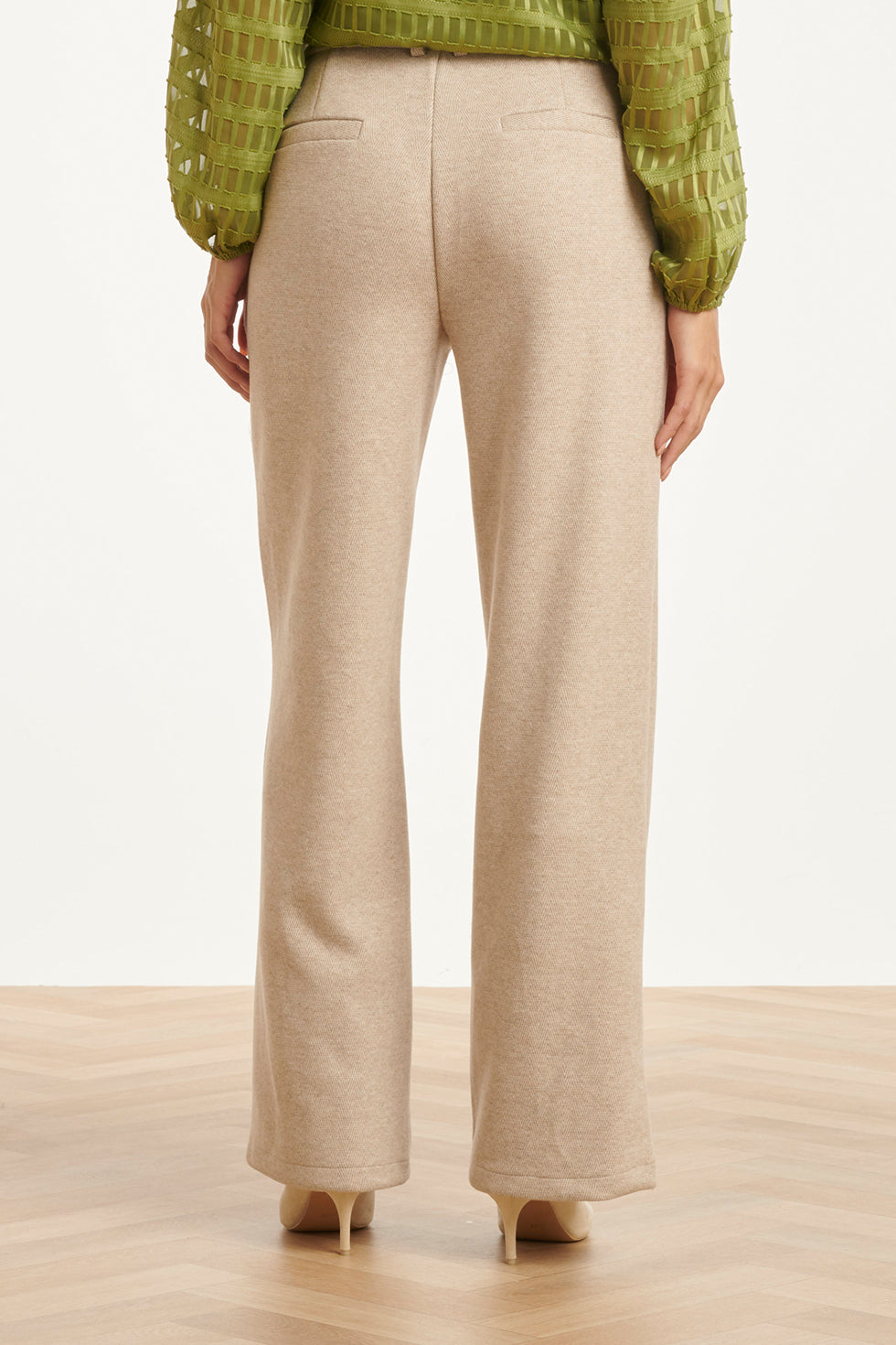 25614 Smashed Lemon Dameslange Broek met Losvallende Fit | Sand