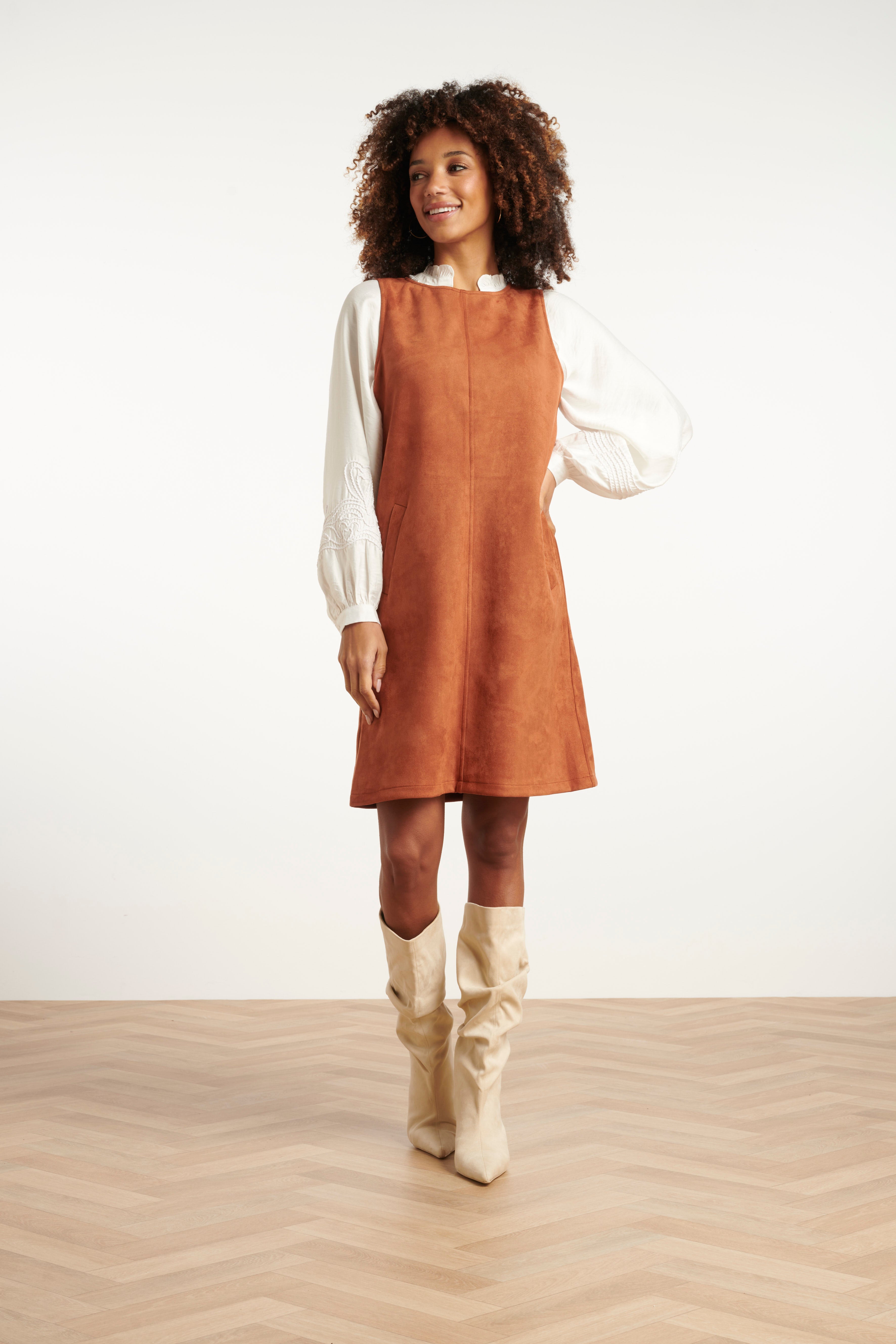 25620 Suèdine Jurk Cognac | Cognac