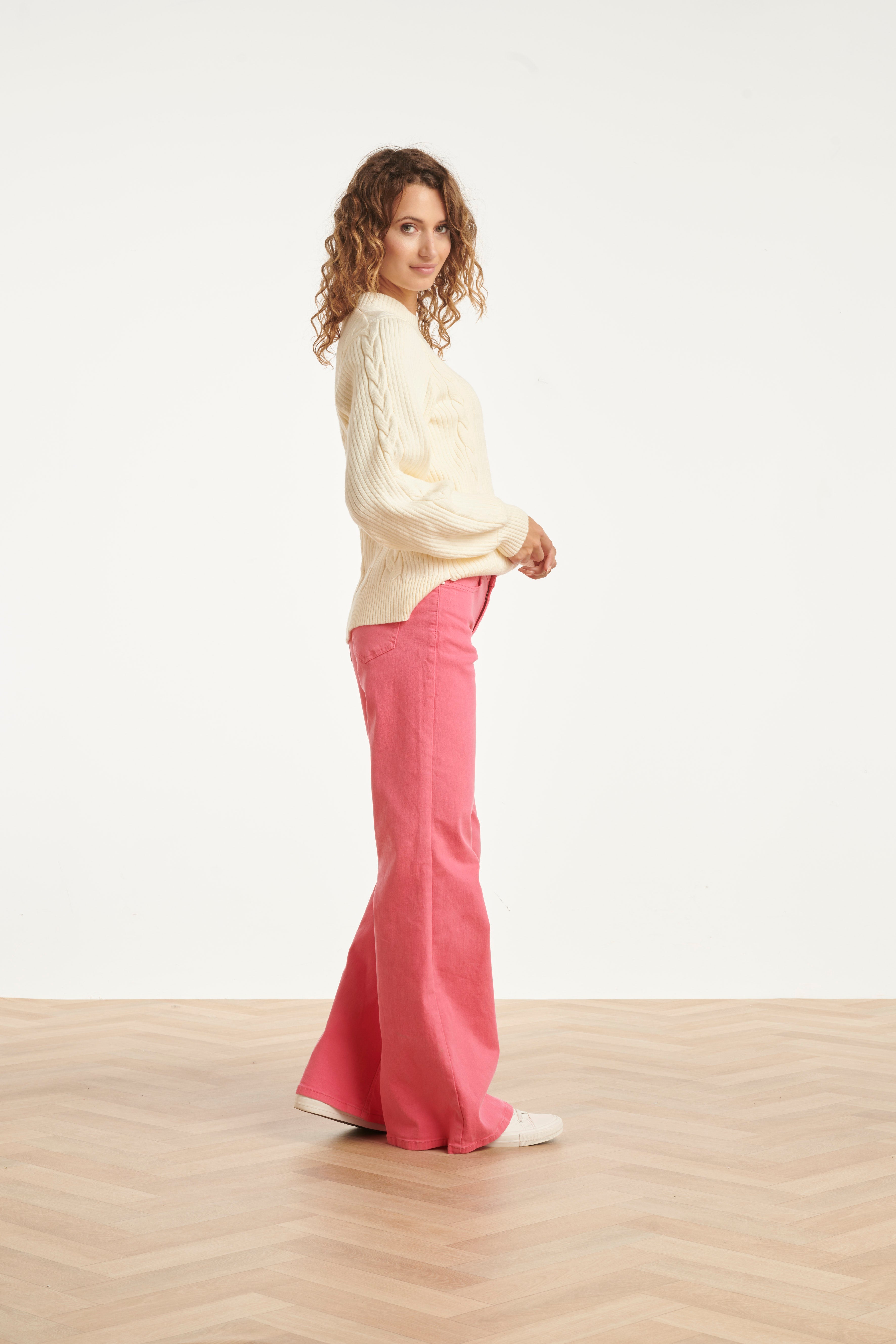 25629 Smashed Lemon Mediumblauwe Flared Jeans | Cerise