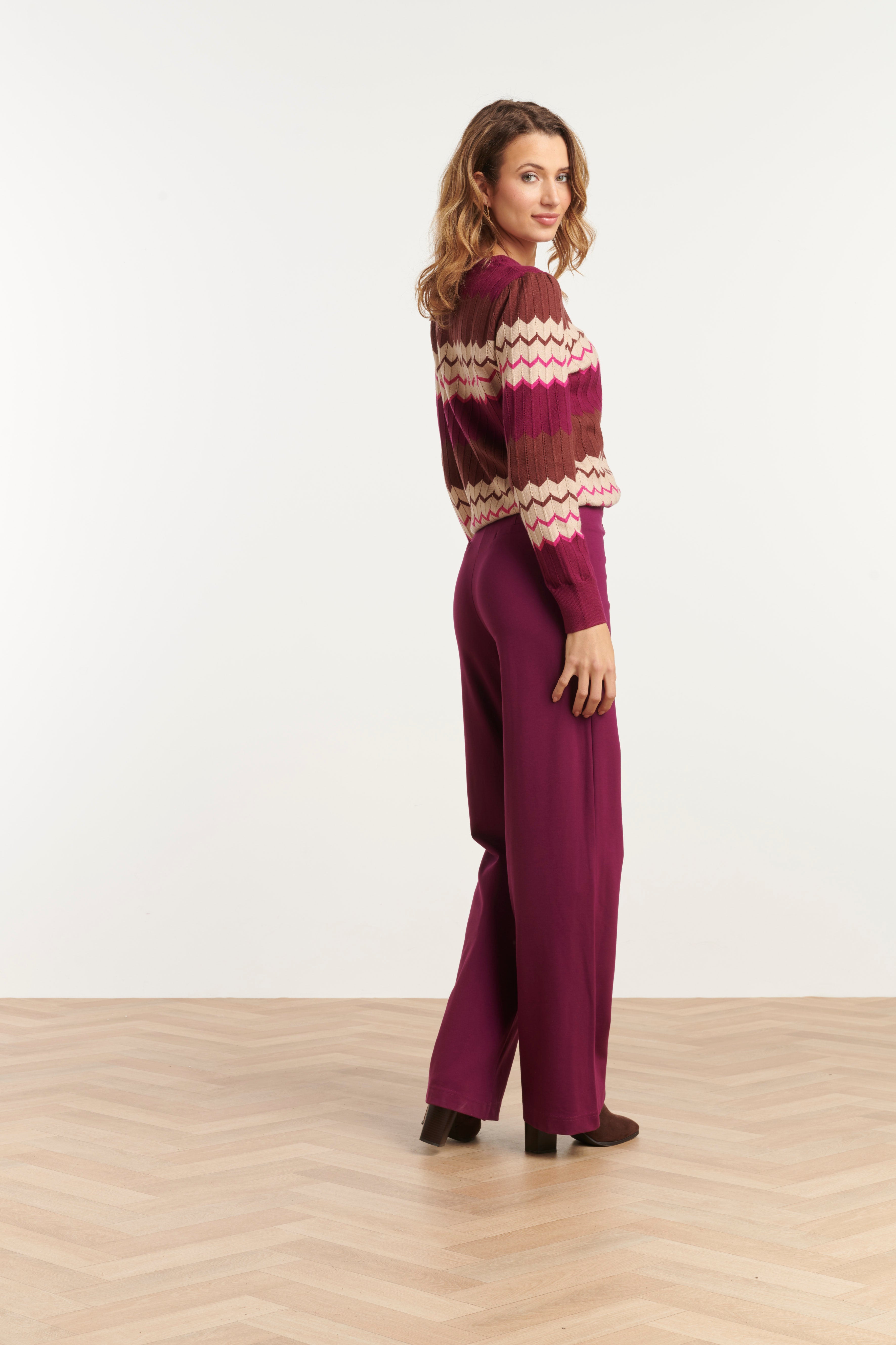 25751 – Smashed Lemon Soepele broek met wijde pijp | Aubergine