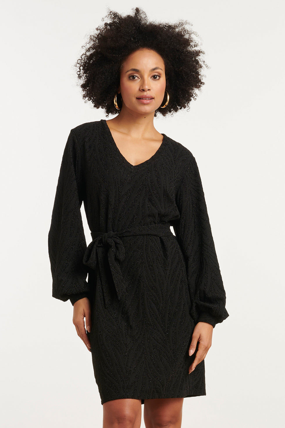 25758 – Smashed Lemon Gebreide jurk met subtiel jacquard dessin | Black