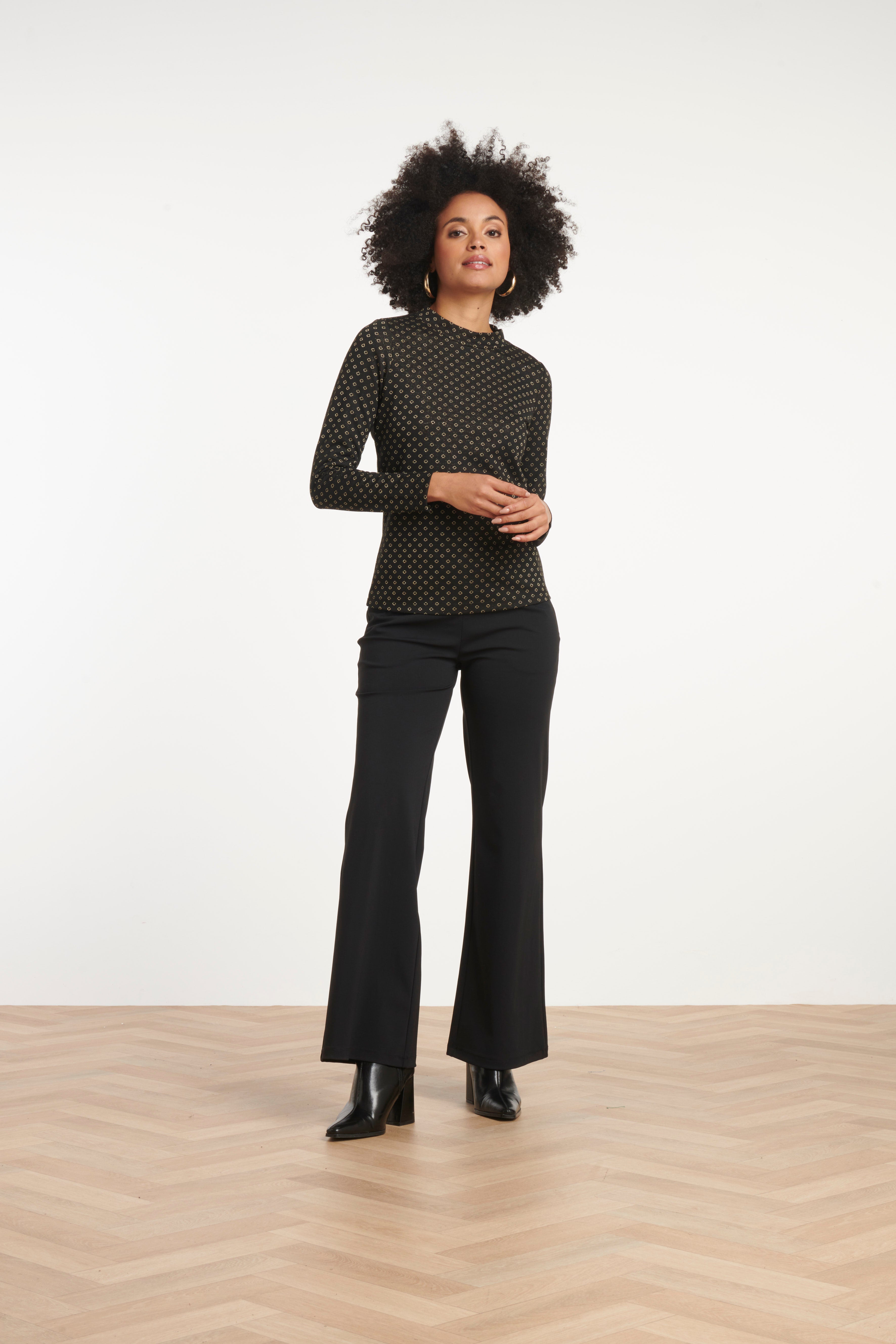 25801 – Smashed Lemon Jacquard top met lurex in black-gold | Black - Gold