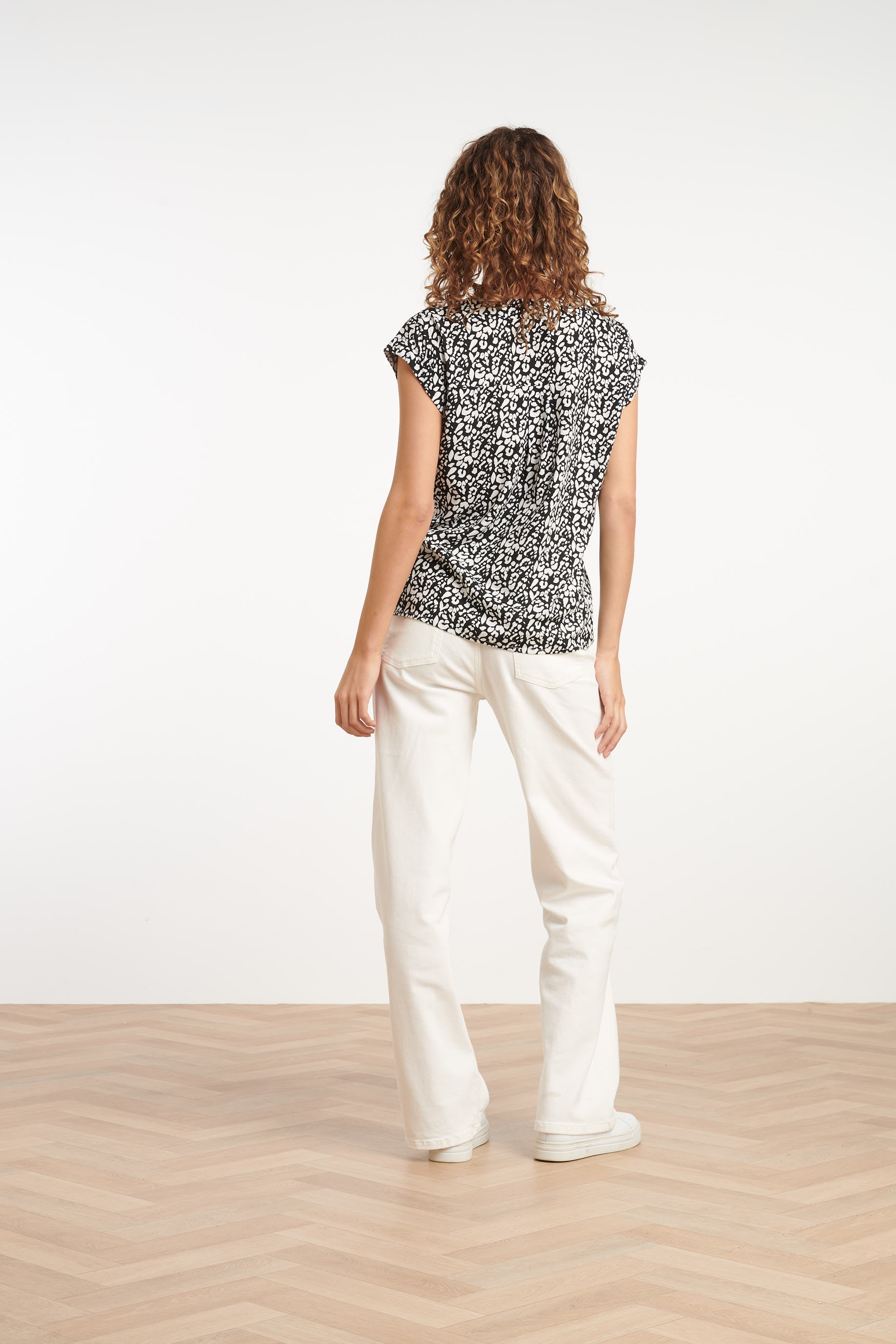 35121, Tops | Black-Off-White
