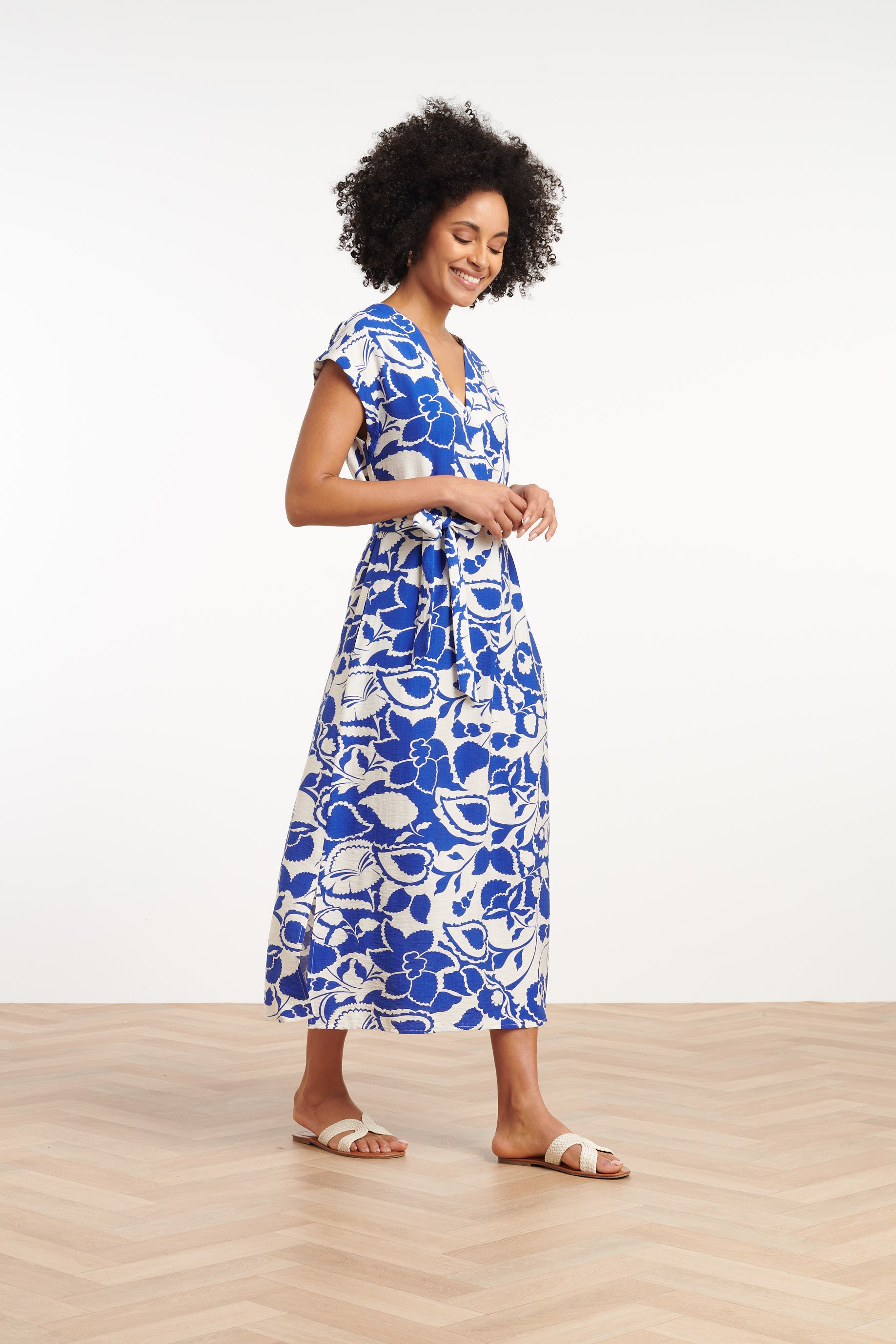 35172, Jurken | Off White-Cobalt Blue