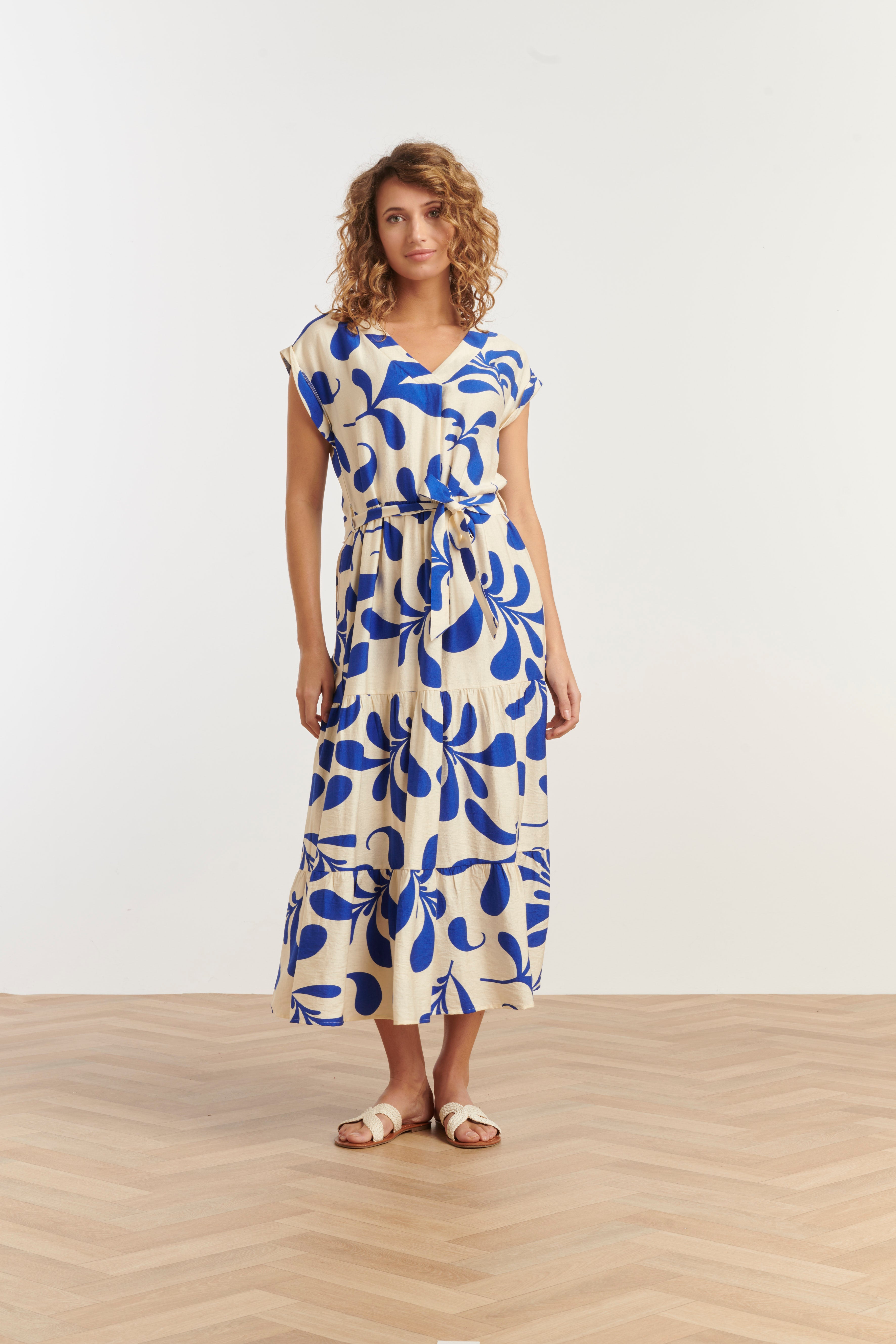 35179, Jurken | Off White - Cobalt