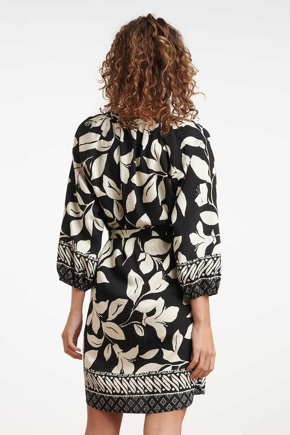 35187, Jurken | Off White-Dark Sand