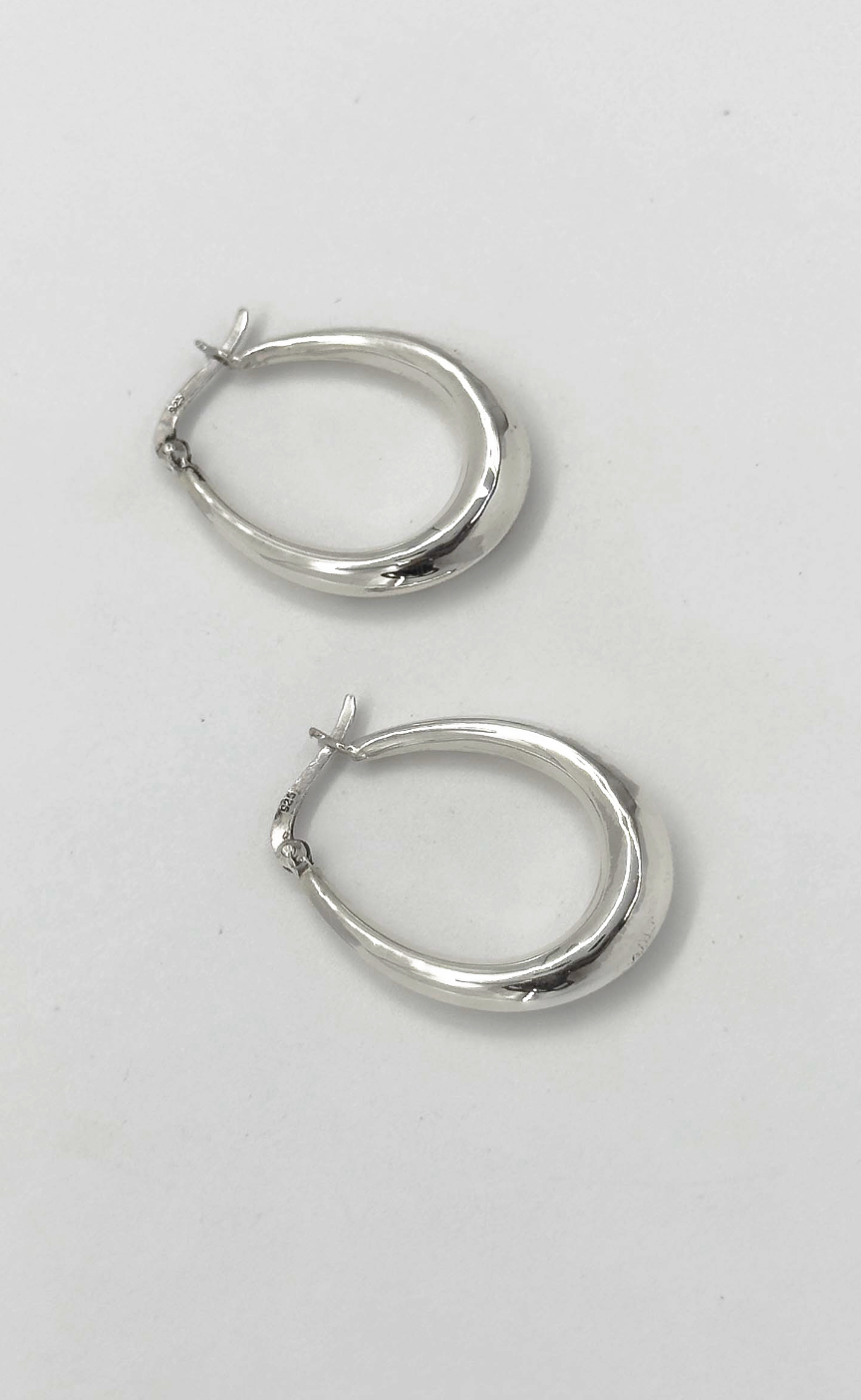 60002 En Ovale Hoepel Oorbellen | Silver