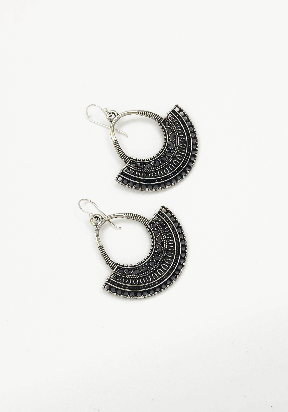 60013 En Boho Waaier Oorbellen Met Tribal Patroon | Silver