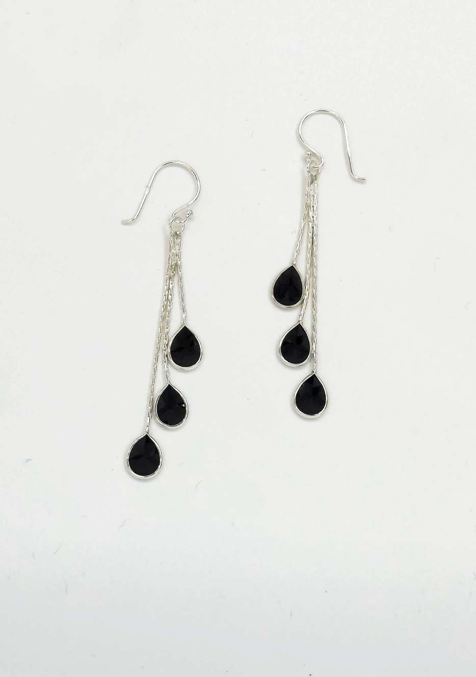 60020 En Hanger Oorbellen Met E Zirkoon Druppels | Silver-Black
