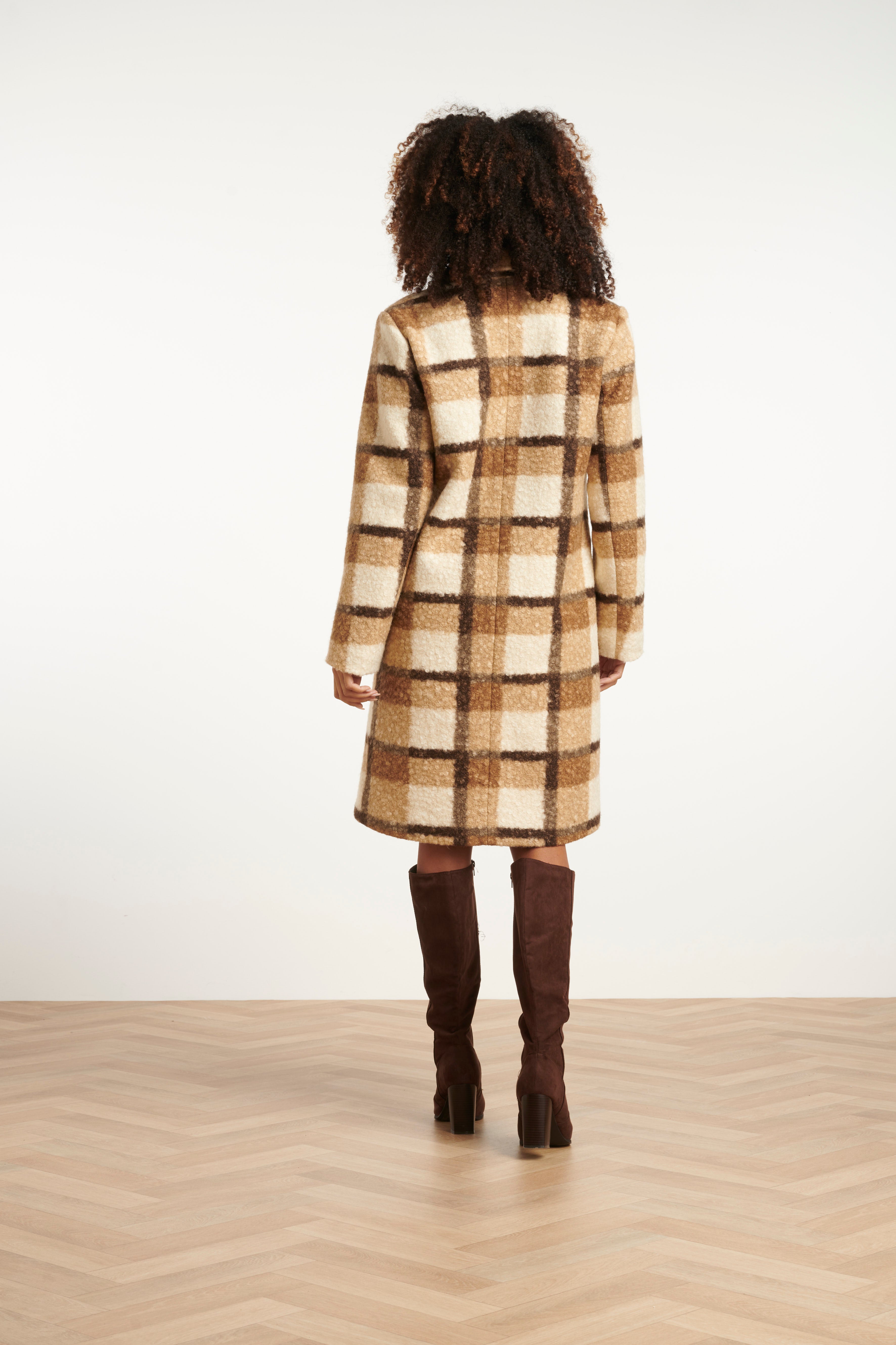 Bouclé Ruitjesjas | Camel - Off White