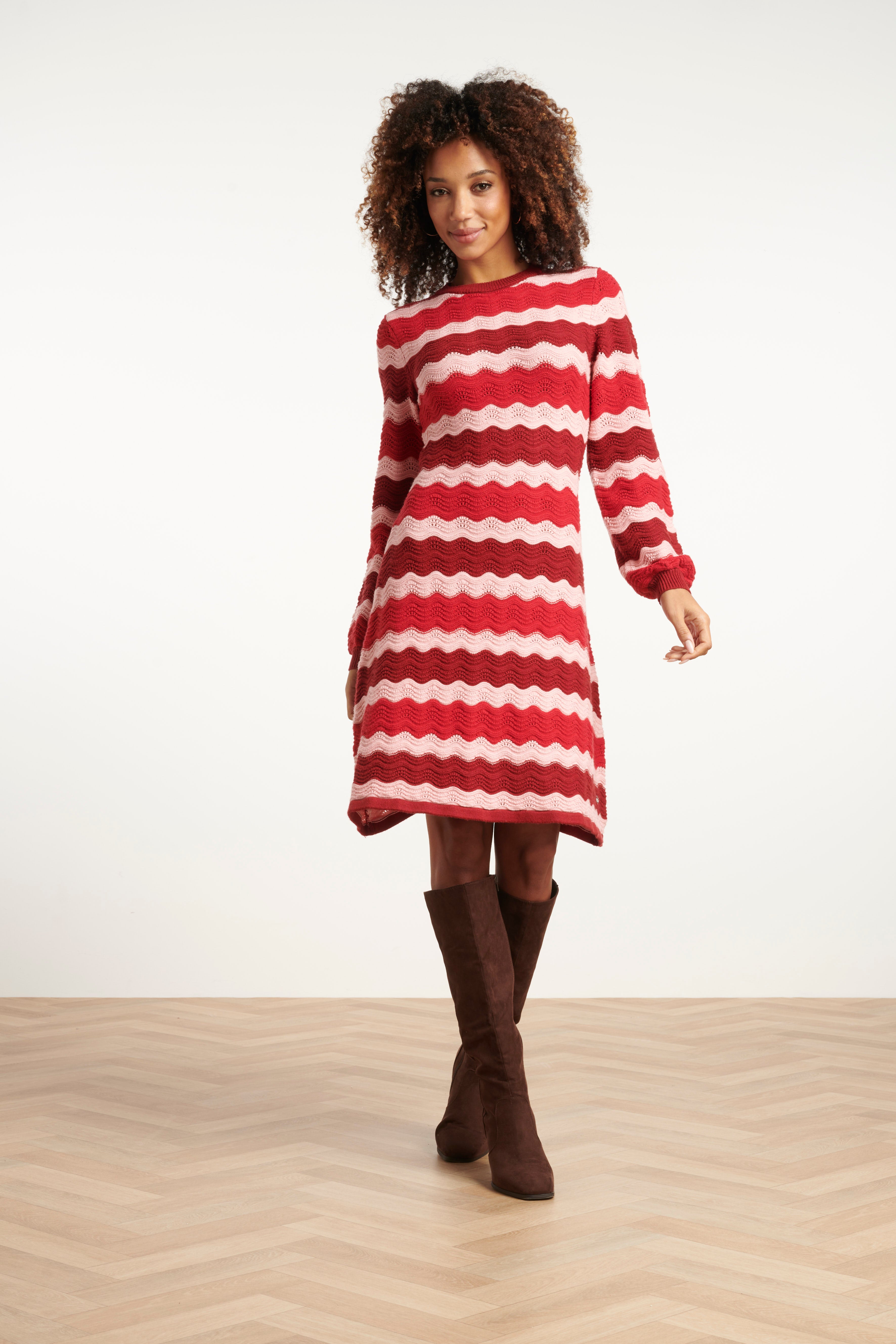 Damesgebreide Jurk Zand Met Golfpatroon Pof... | Red-Pink