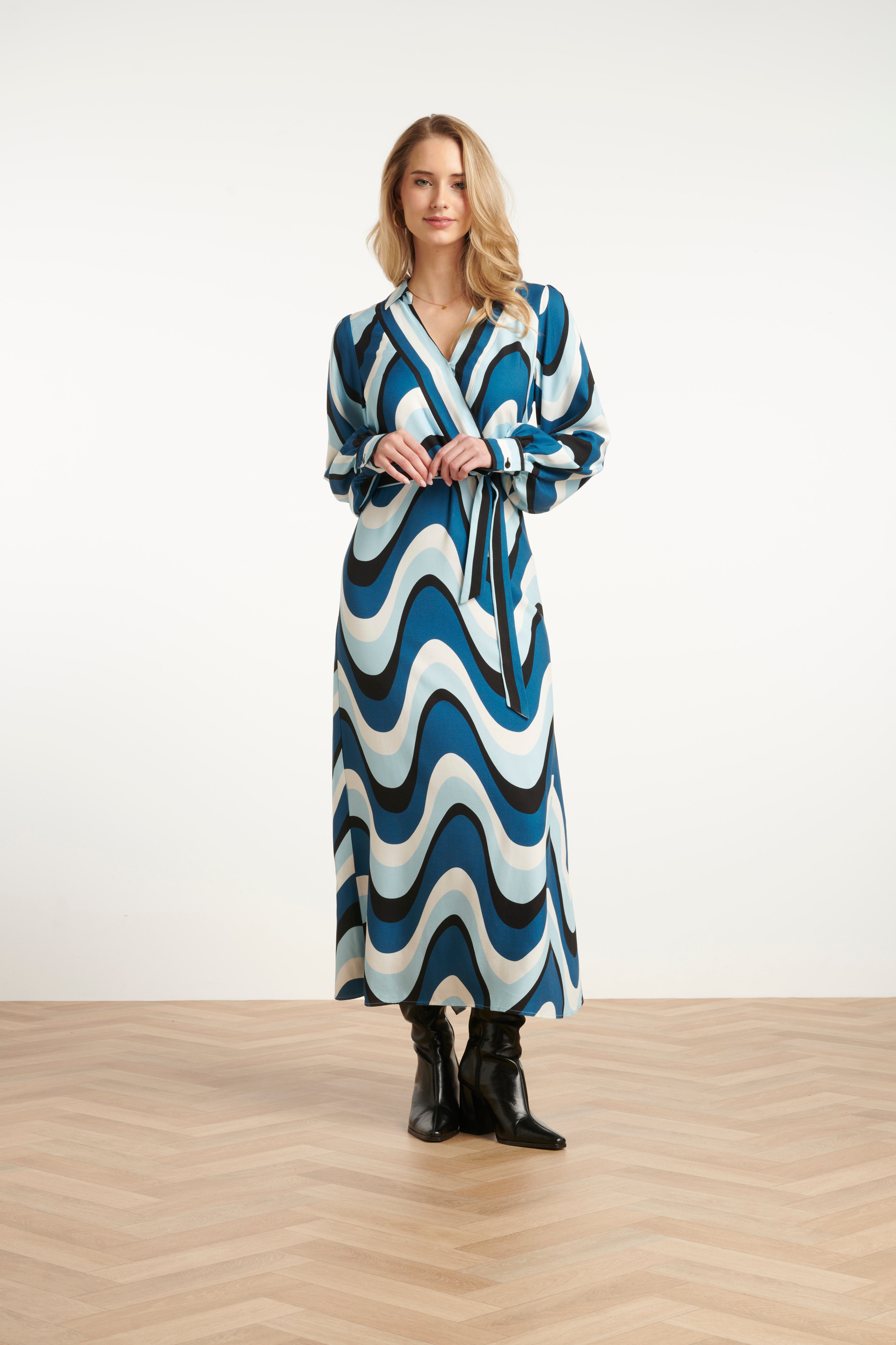 Golvende Print Maxi Jurk In Zwart En Blauw | Light Blue - Muticolour