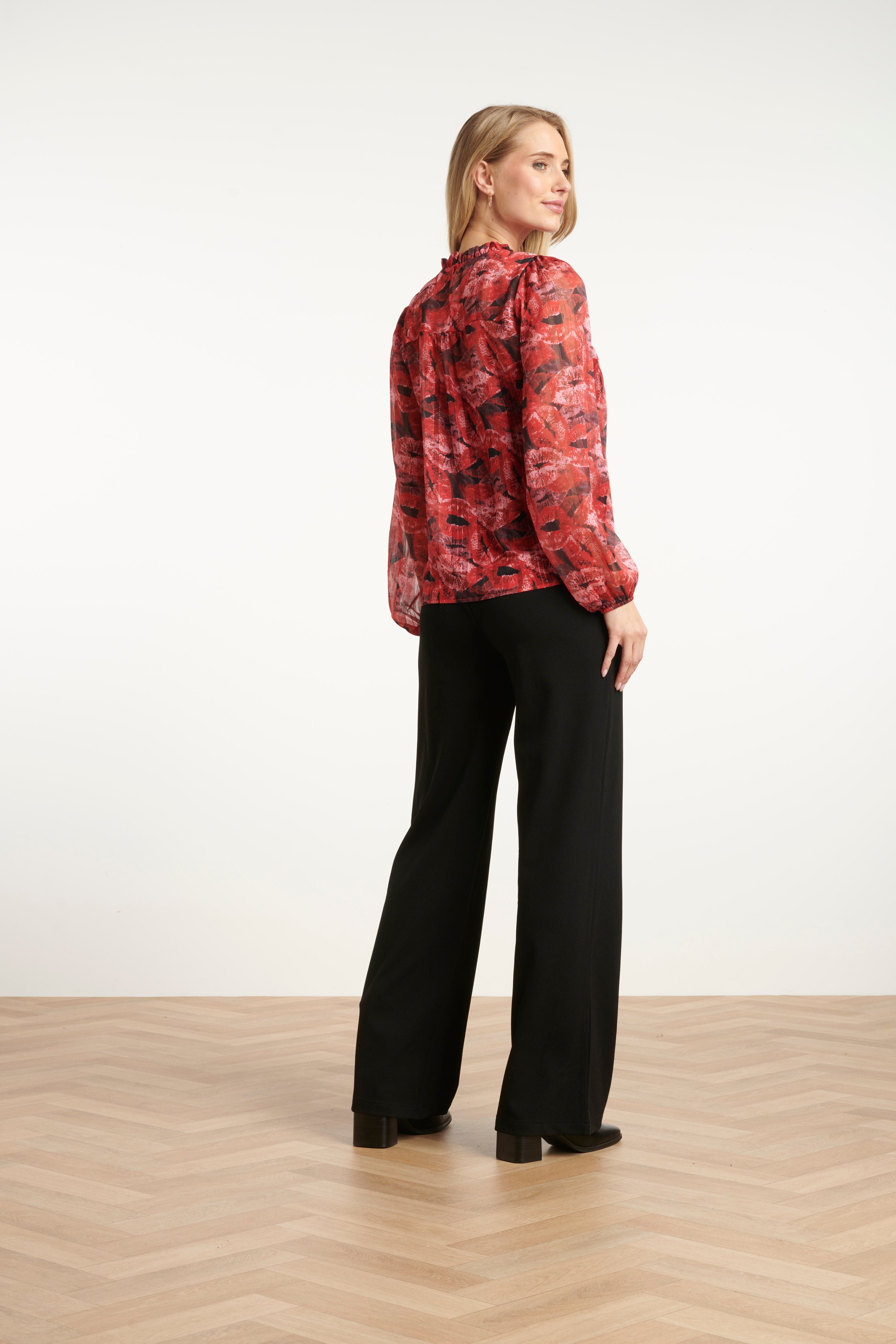 Lippenprint Chiffon Top In Rood En Zwart | Red - Black