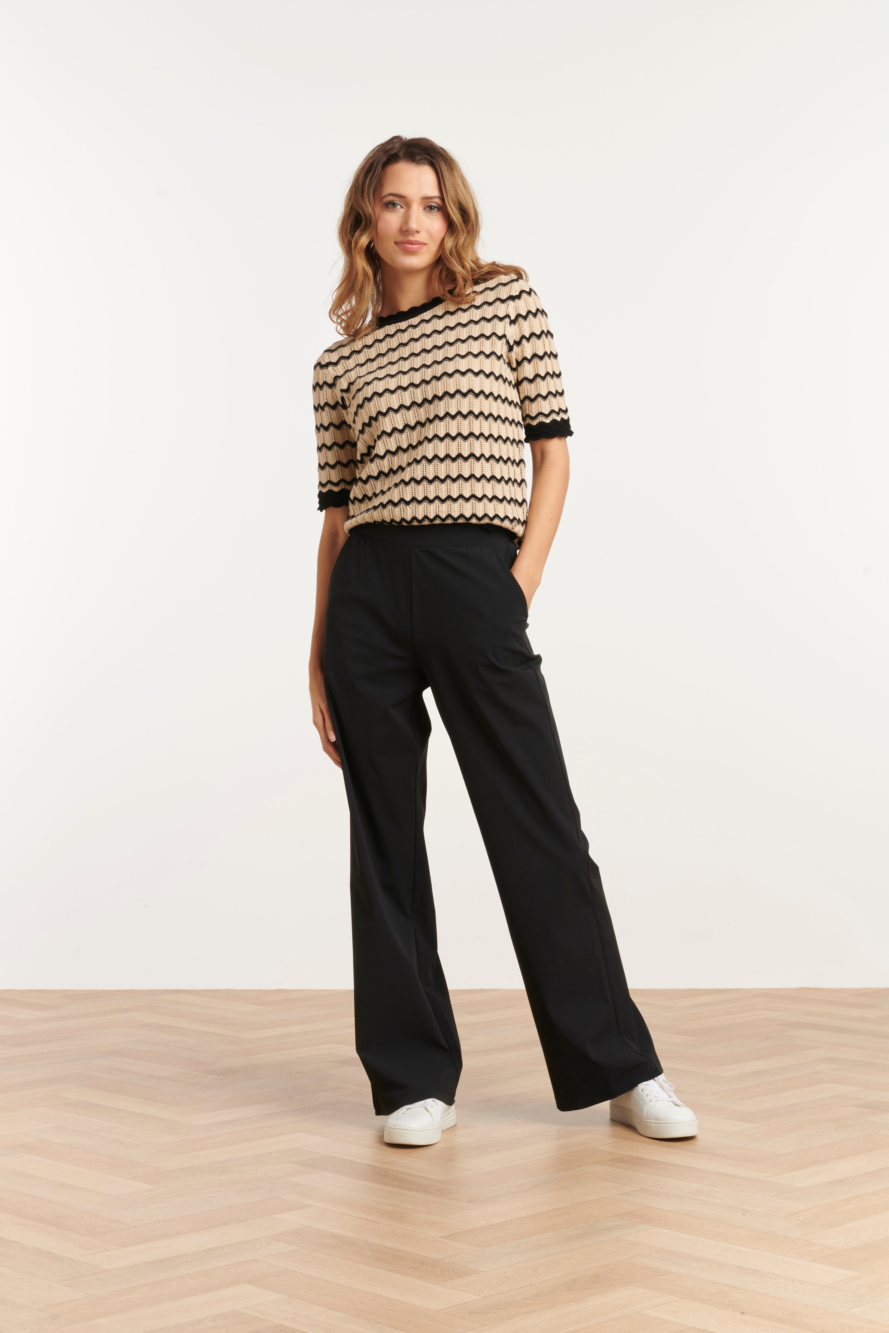 S25308, Tops | Off White - Black