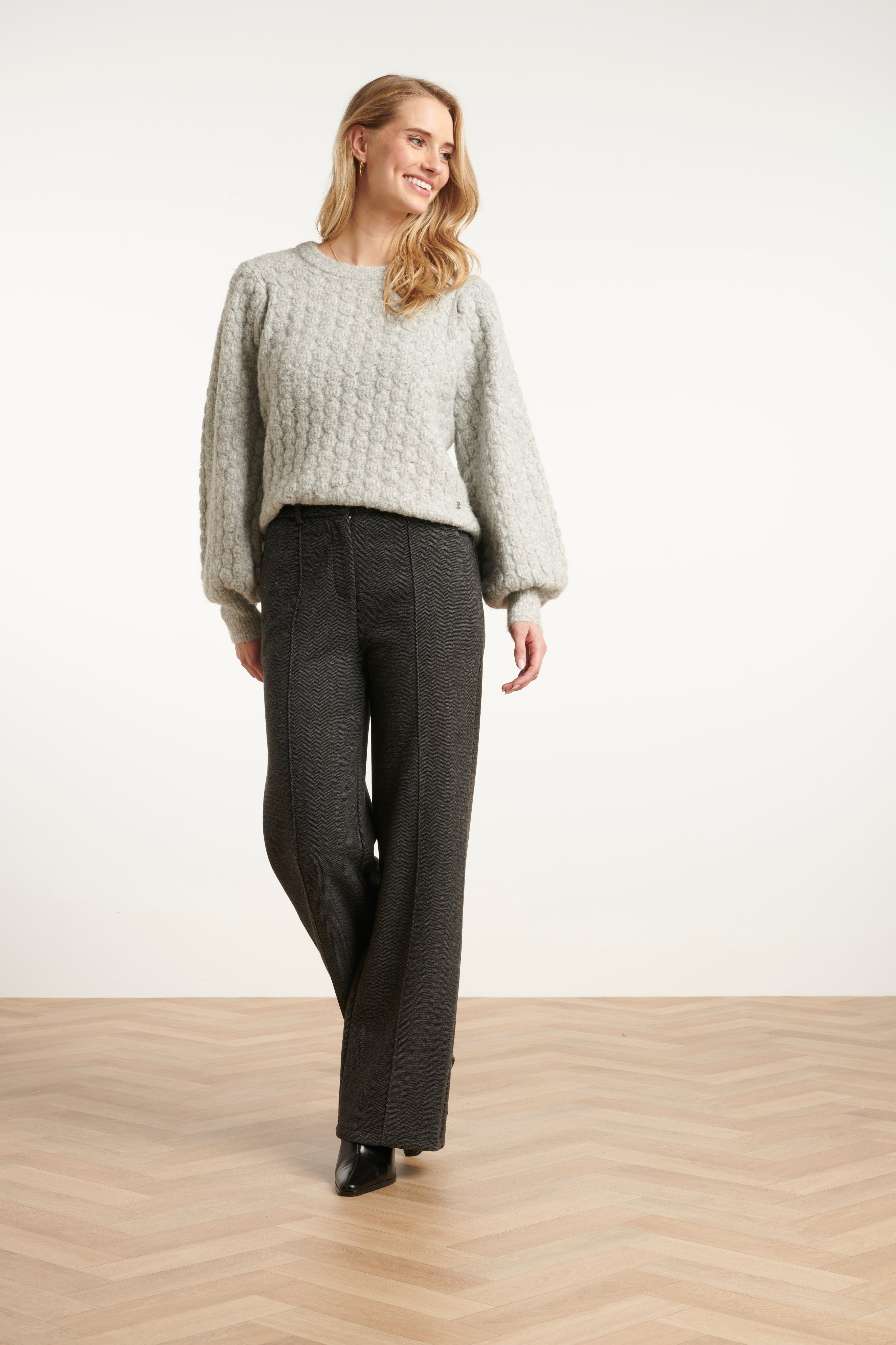 Smashed Lemon Dameslange Broek met Losvallende Fit | Charcoal