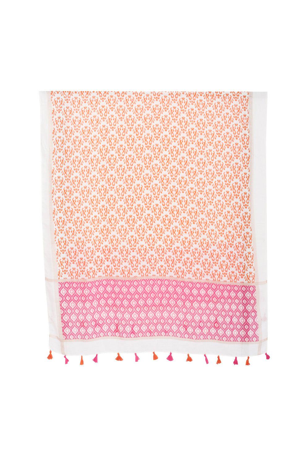 Zachte Trendy Sjaal In Een Roze Oranje Print